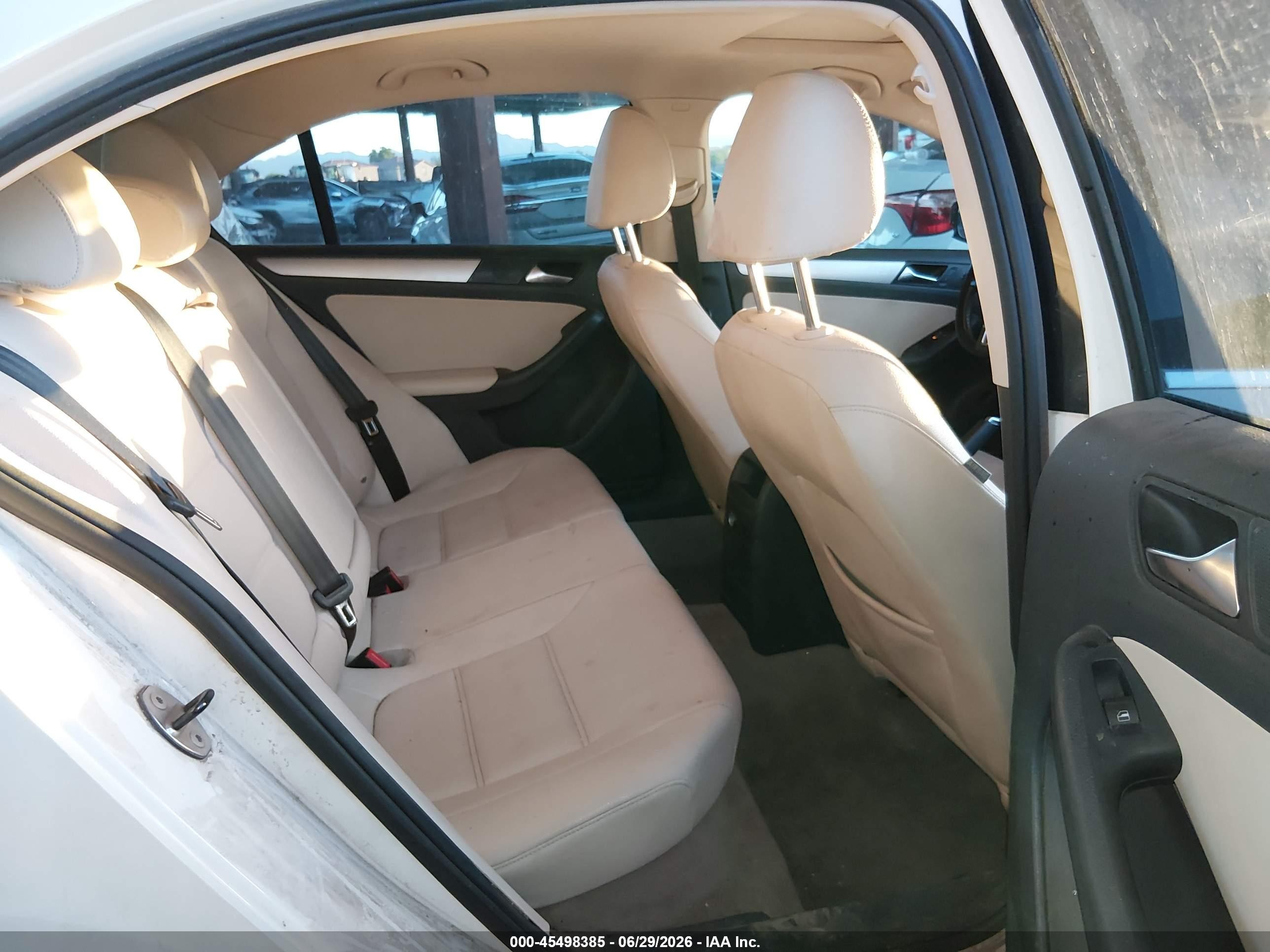 2012 Volkswagen Jetta 2.0l Tdi Белый vin: 3VWLL7AJ9CM369877