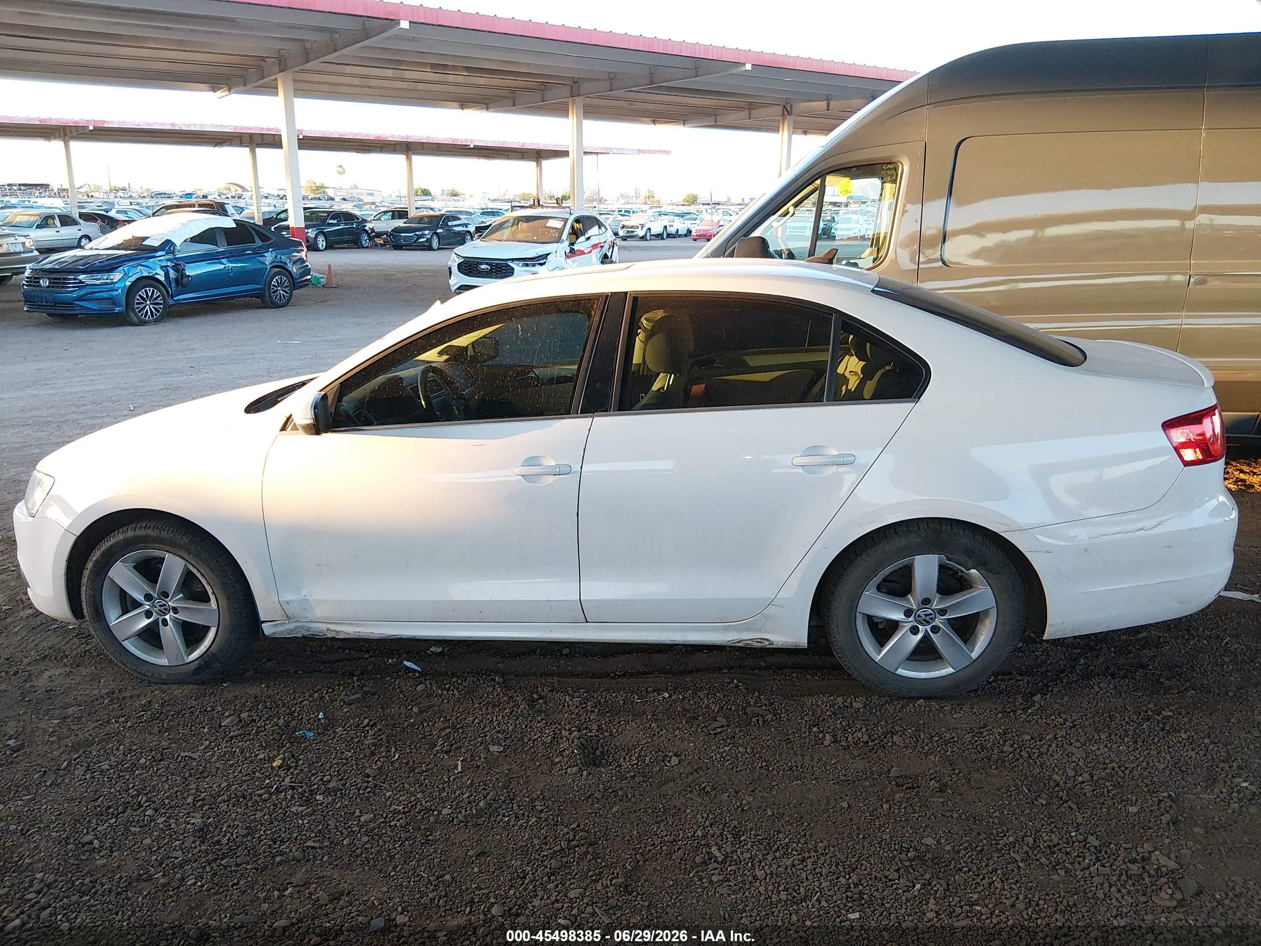 2012 Volkswagen Jetta 2.0l Tdi Белый vin: 3VWLL7AJ9CM369877