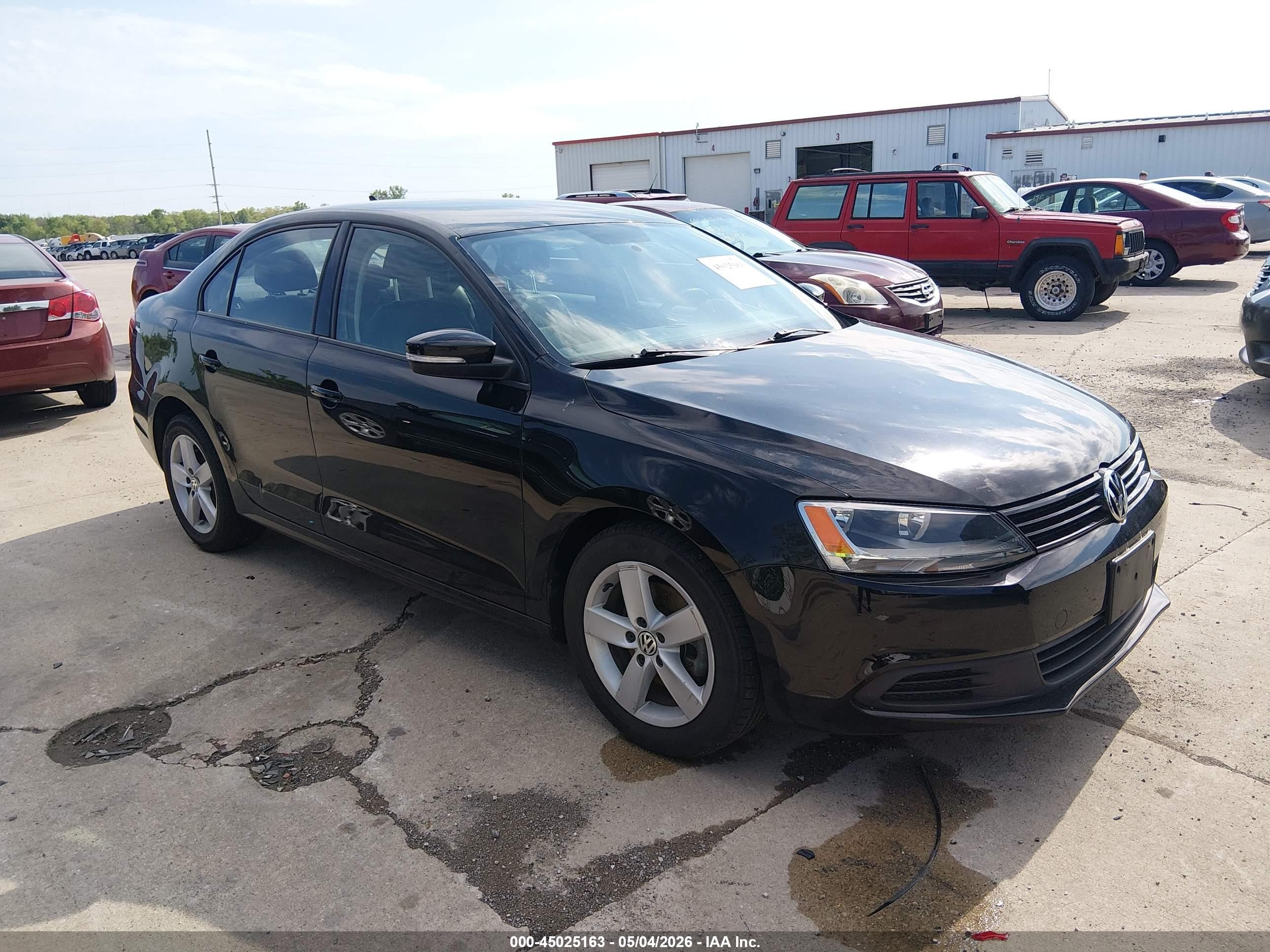 3VWLL7AJ9CM416745