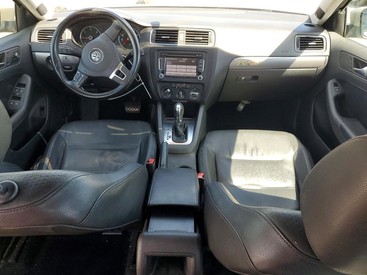 2013 Volkswagen Jetta Tdi Gold vin: 3VWLL7AJ9DM201688