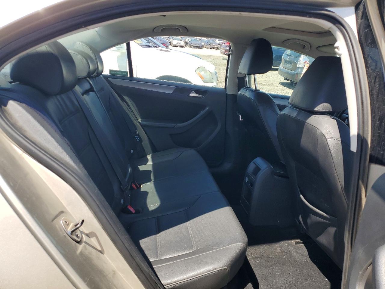 2013 Volkswagen Jetta Tdi Gold vin: 3VWLL7AJ9DM201688