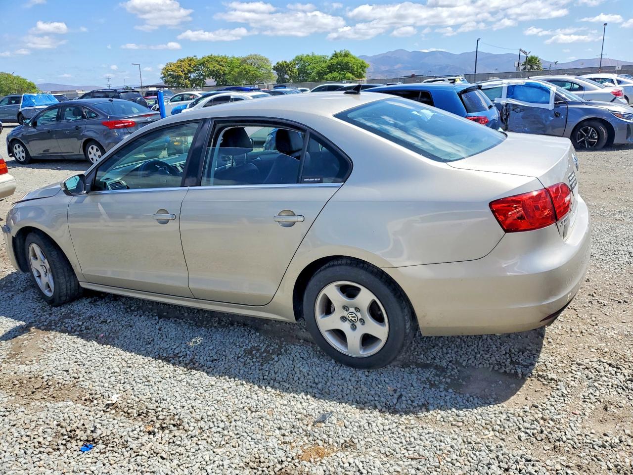 2013 Volkswagen Jetta Tdi Gold vin: 3VWLL7AJ9DM201688