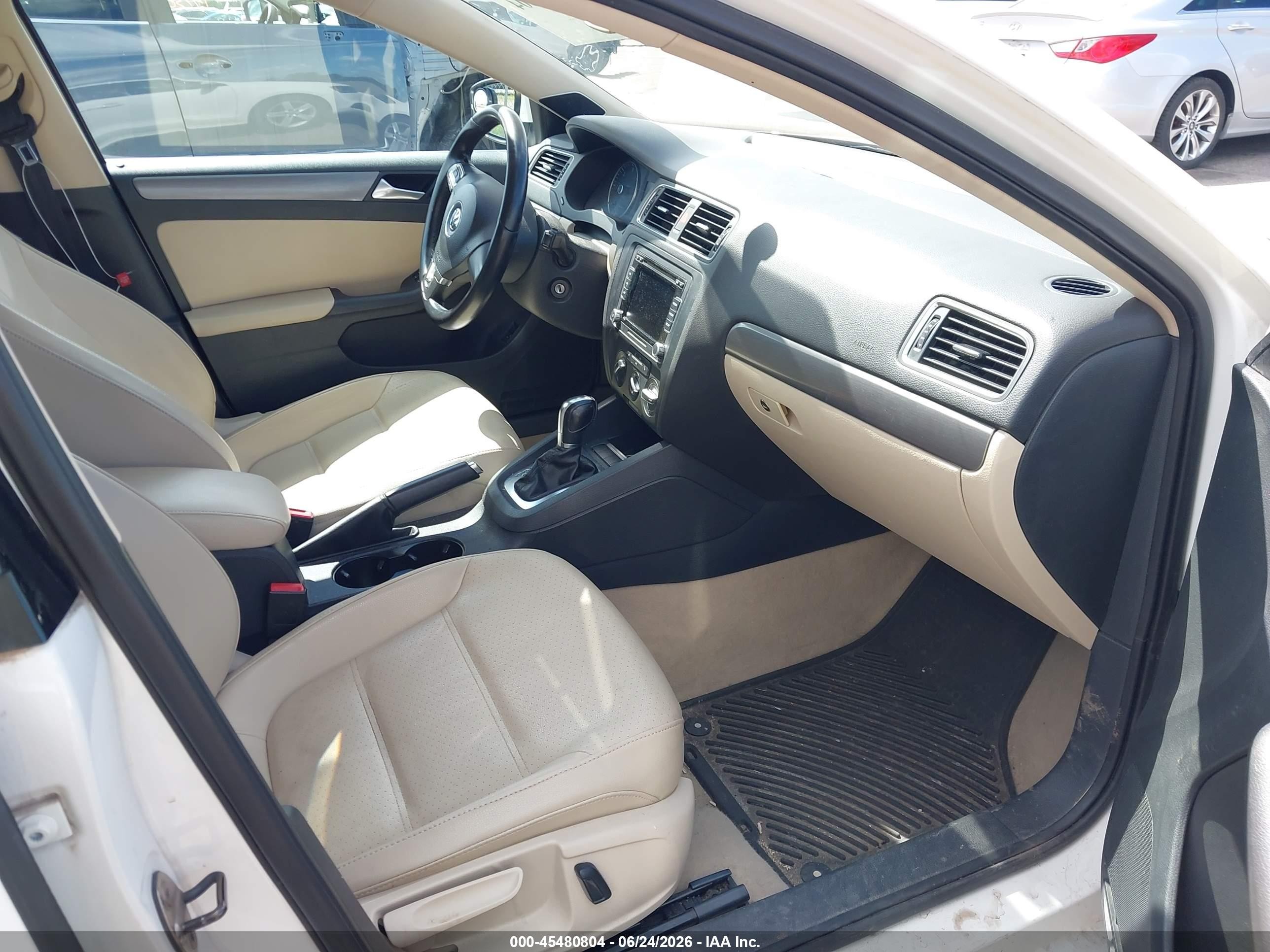 2013 Volkswagen Jetta 2.0l Tdi White vin: 3VWLL7AJ9DM420134