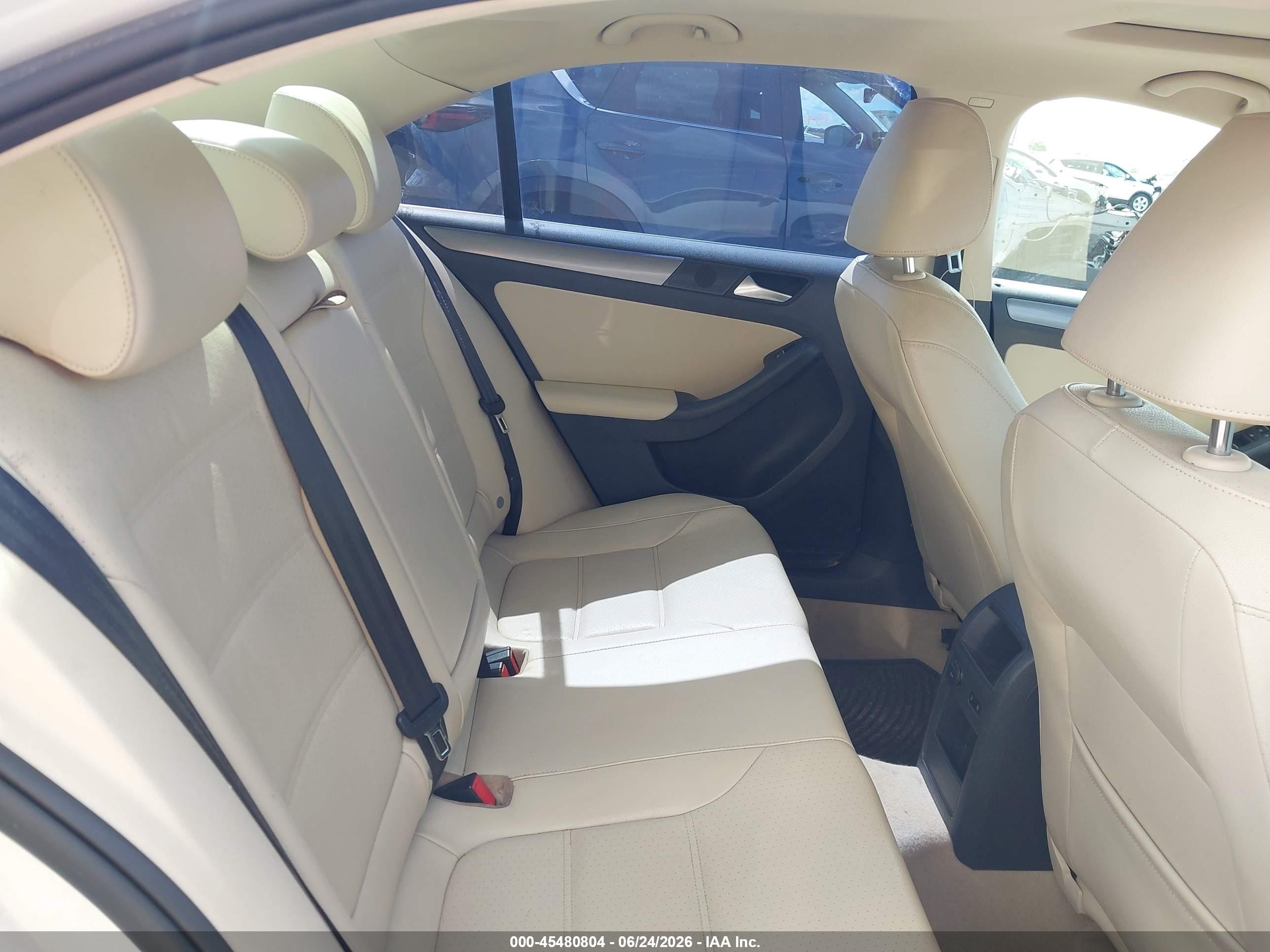 2013 Volkswagen Jetta 2.0l Tdi White vin: 3VWLL7AJ9DM420134