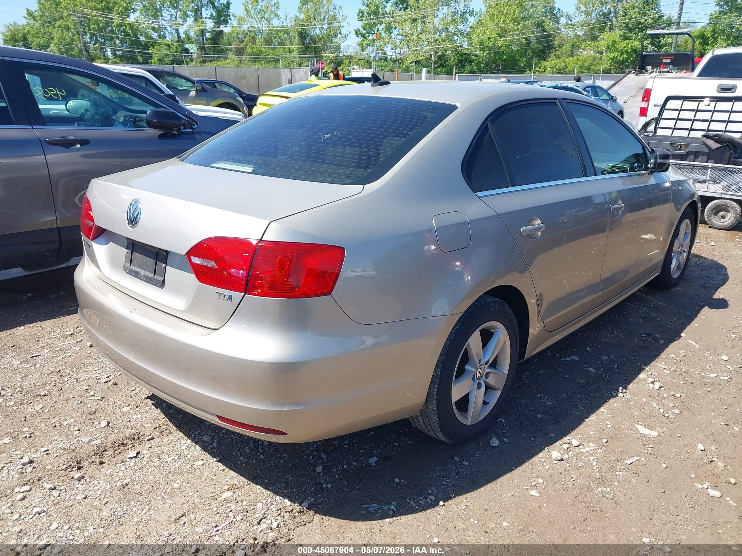 2014 Volkswagen Jetta 2.0l Tdi Желто-коричневый vin: 3VWLL7AJ9EM246180