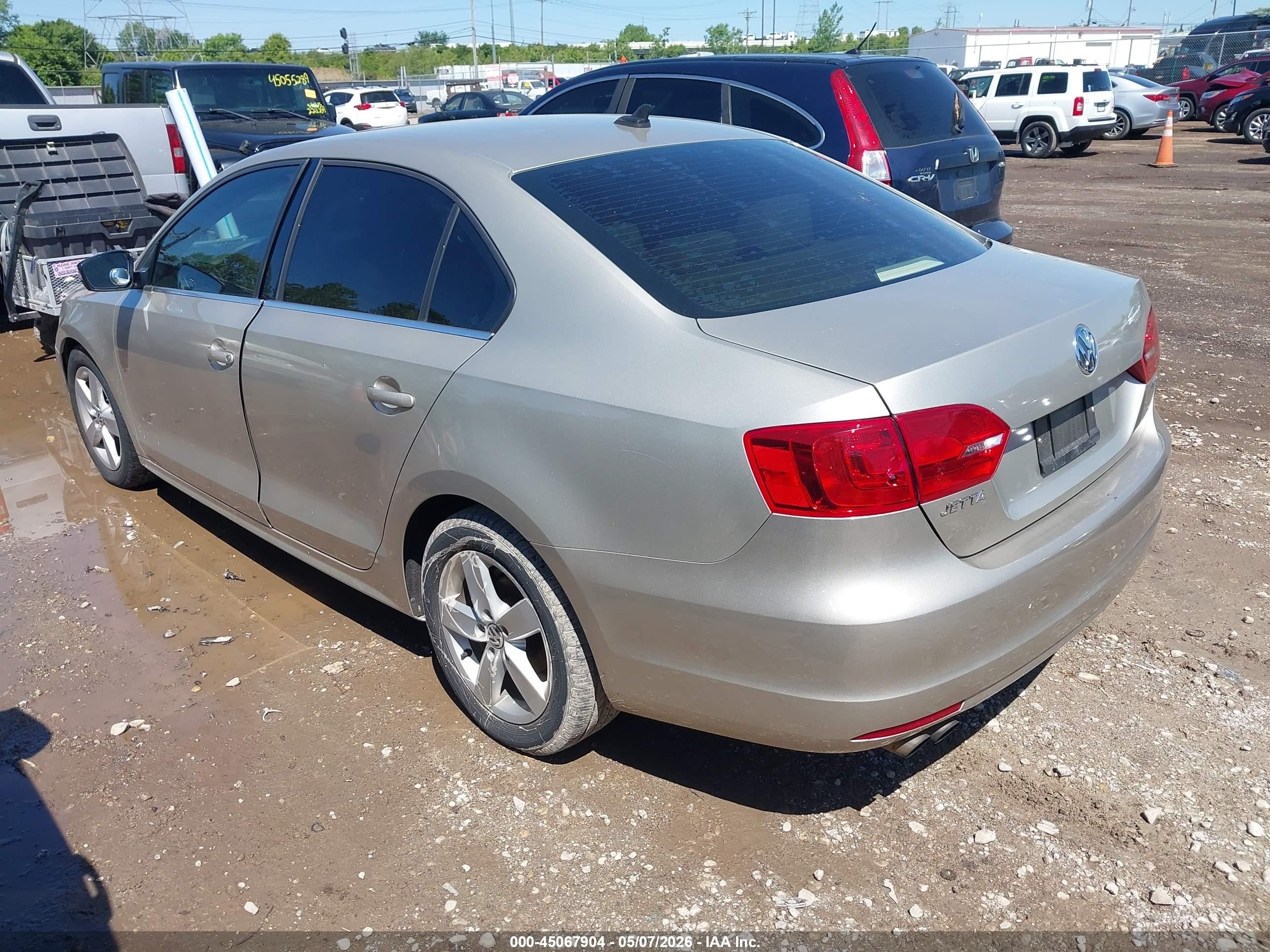 2014 Volkswagen Jetta 2.0l Tdi Желто-коричневый vin: 3VWLL7AJ9EM246180