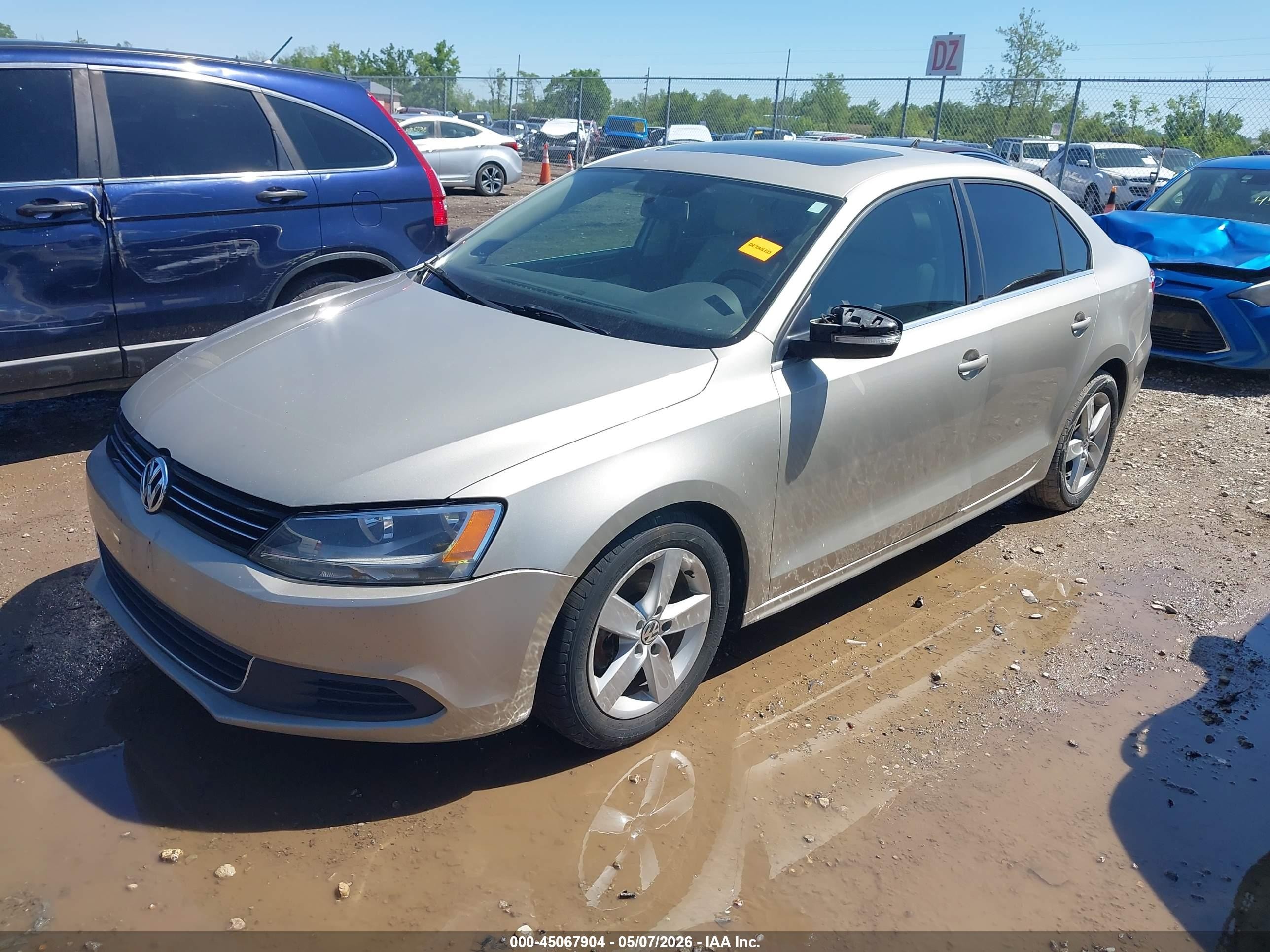 2014 Volkswagen Jetta 2.0l Tdi Желто-коричневый vin: 3VWLL7AJ9EM246180
