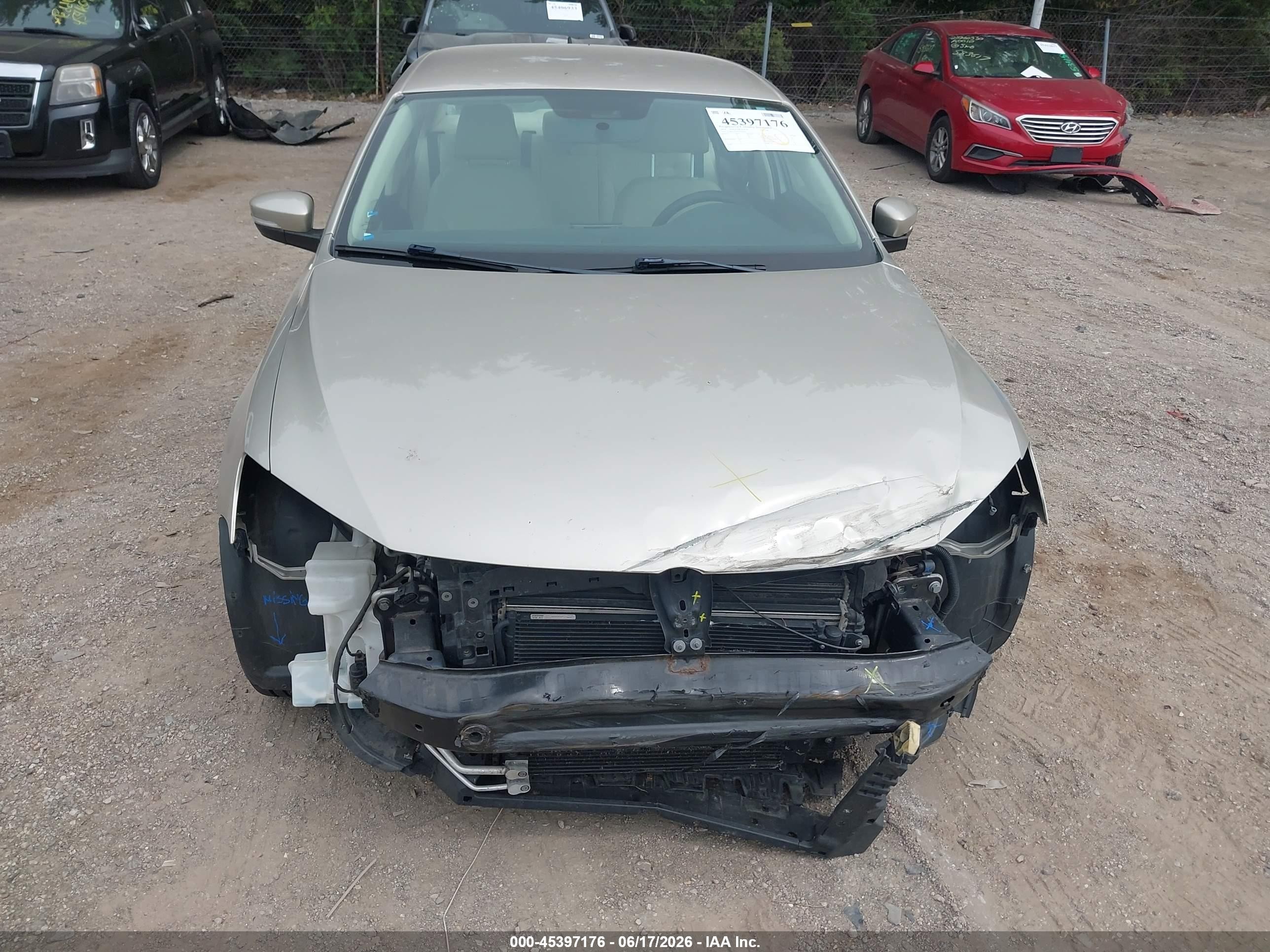 2014 Volkswagen Jetta 2.0l Tdi Beige vin: 3VWLL7AJ9EM264355