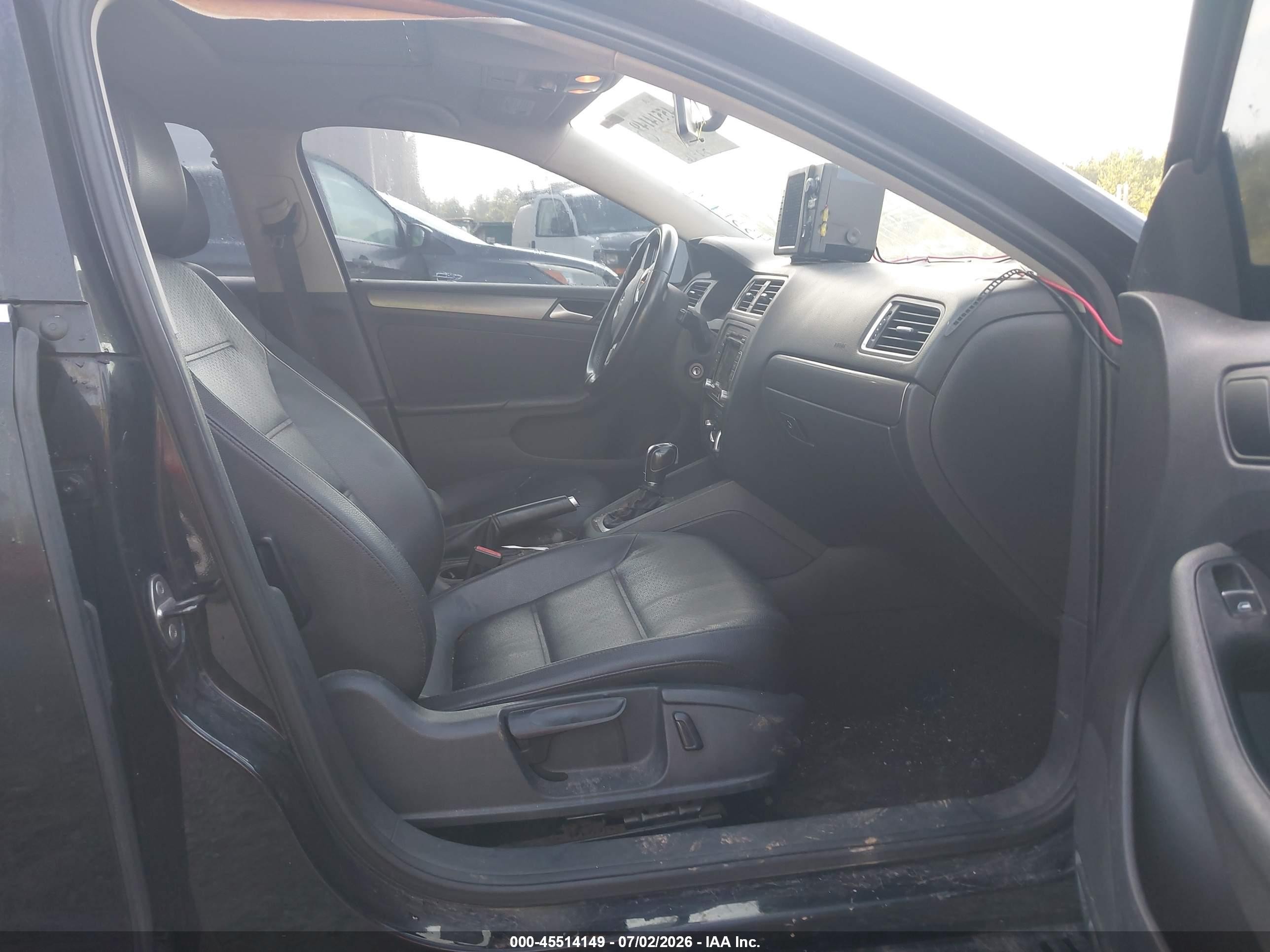 2014 Volkswagen Jetta 2.0l Tdi Черный vin: 3VWLL7AJ9EM353438