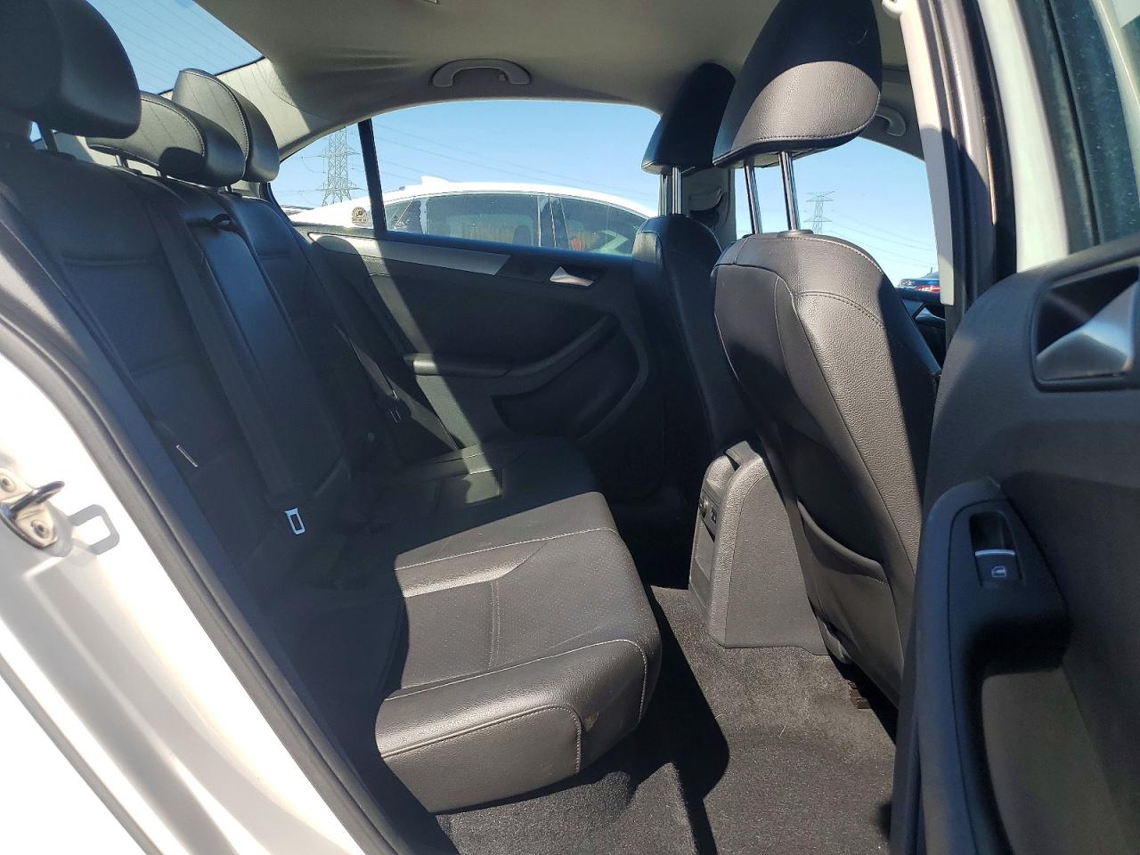2014 Volkswagen Jetta Tdi White vin: 3VWLL7AJ9EM372734