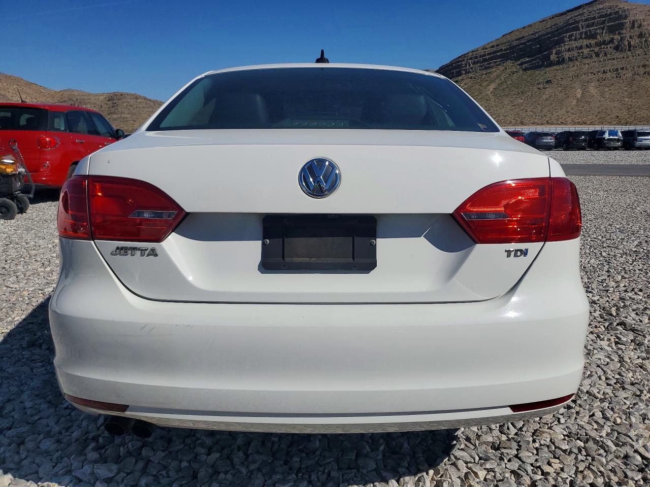 2014 Volkswagen Jetta Tdi White vin: 3VWLL7AJ9EM372734