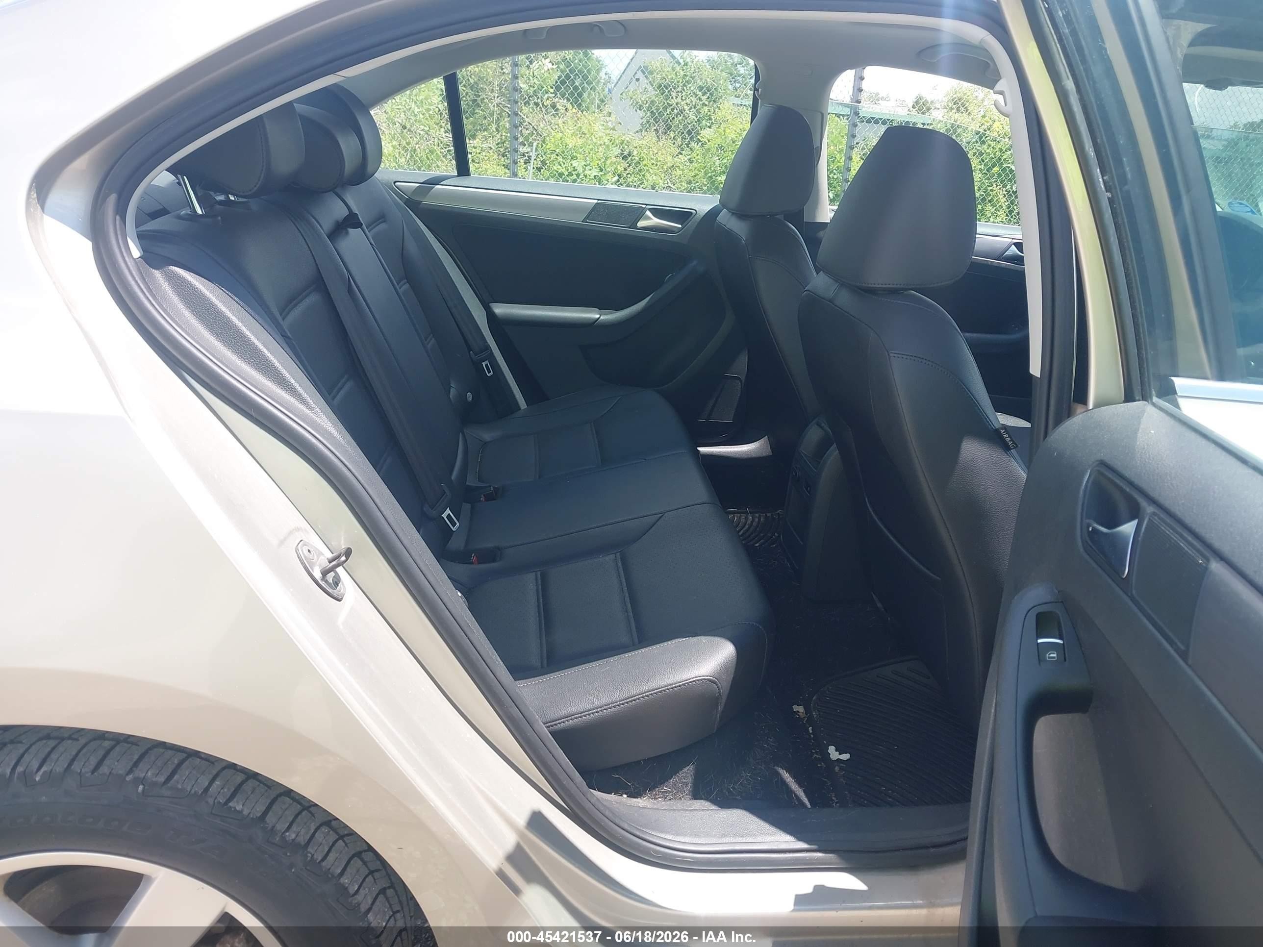 2013 Volkswagen Jetta 2.0l Tdi Gold vin: 3VWLL7AJXDM202381