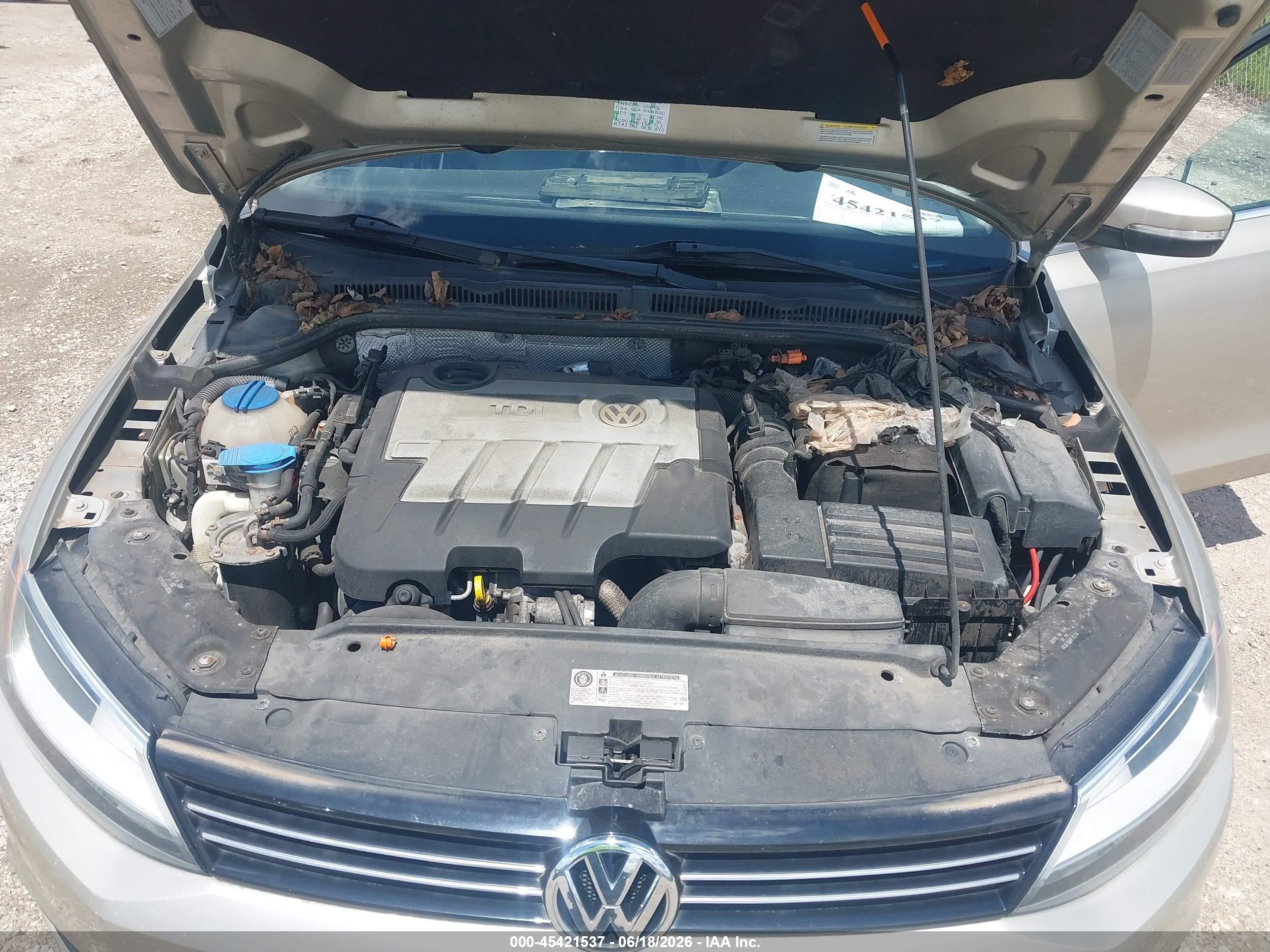 2013 Volkswagen Jetta 2.0l Tdi Gold vin: 3VWLL7AJXDM202381