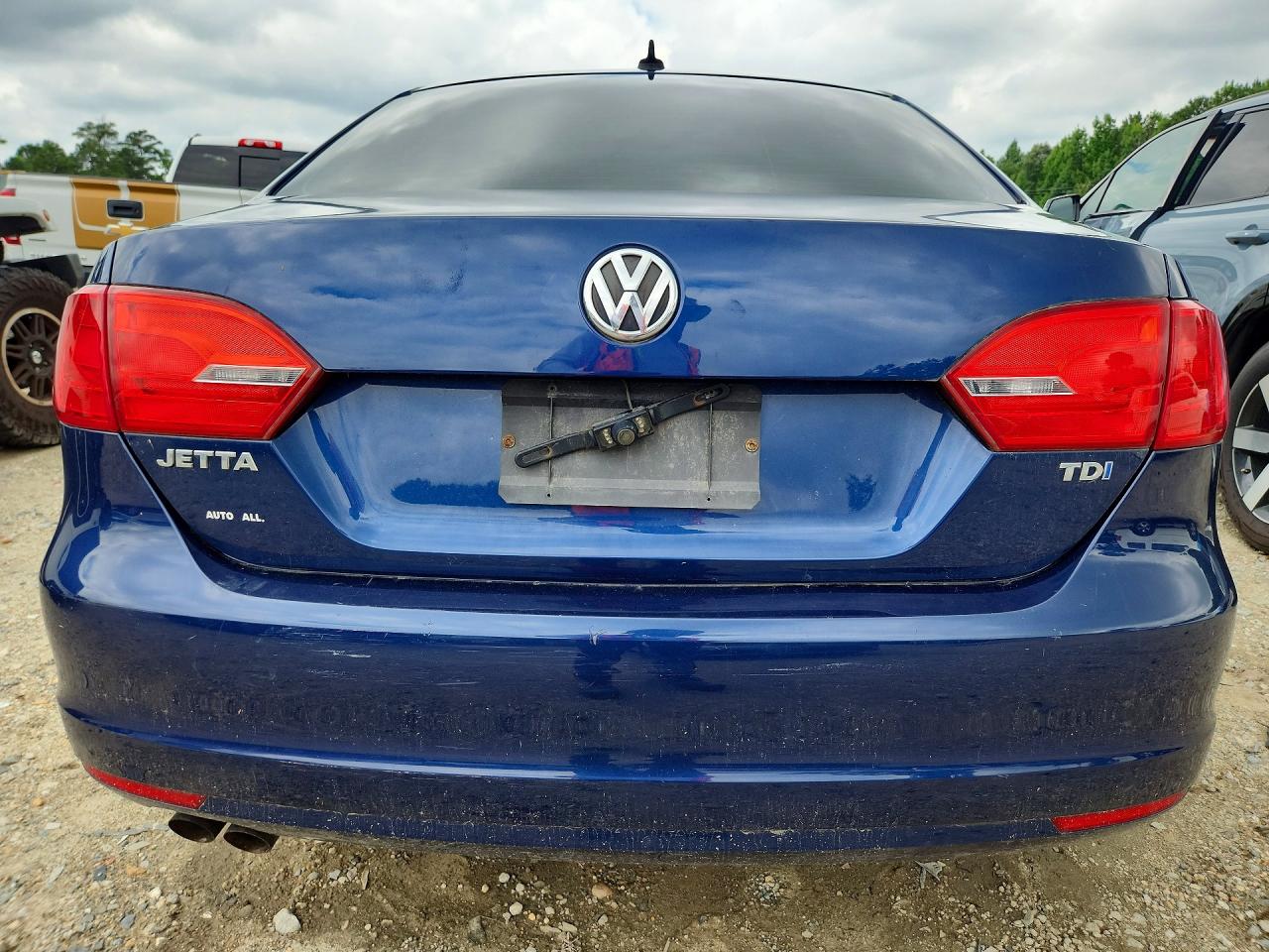 2013 Volkswagen Jetta Tdi Blue vin: 3VWLL7AJXDM204082