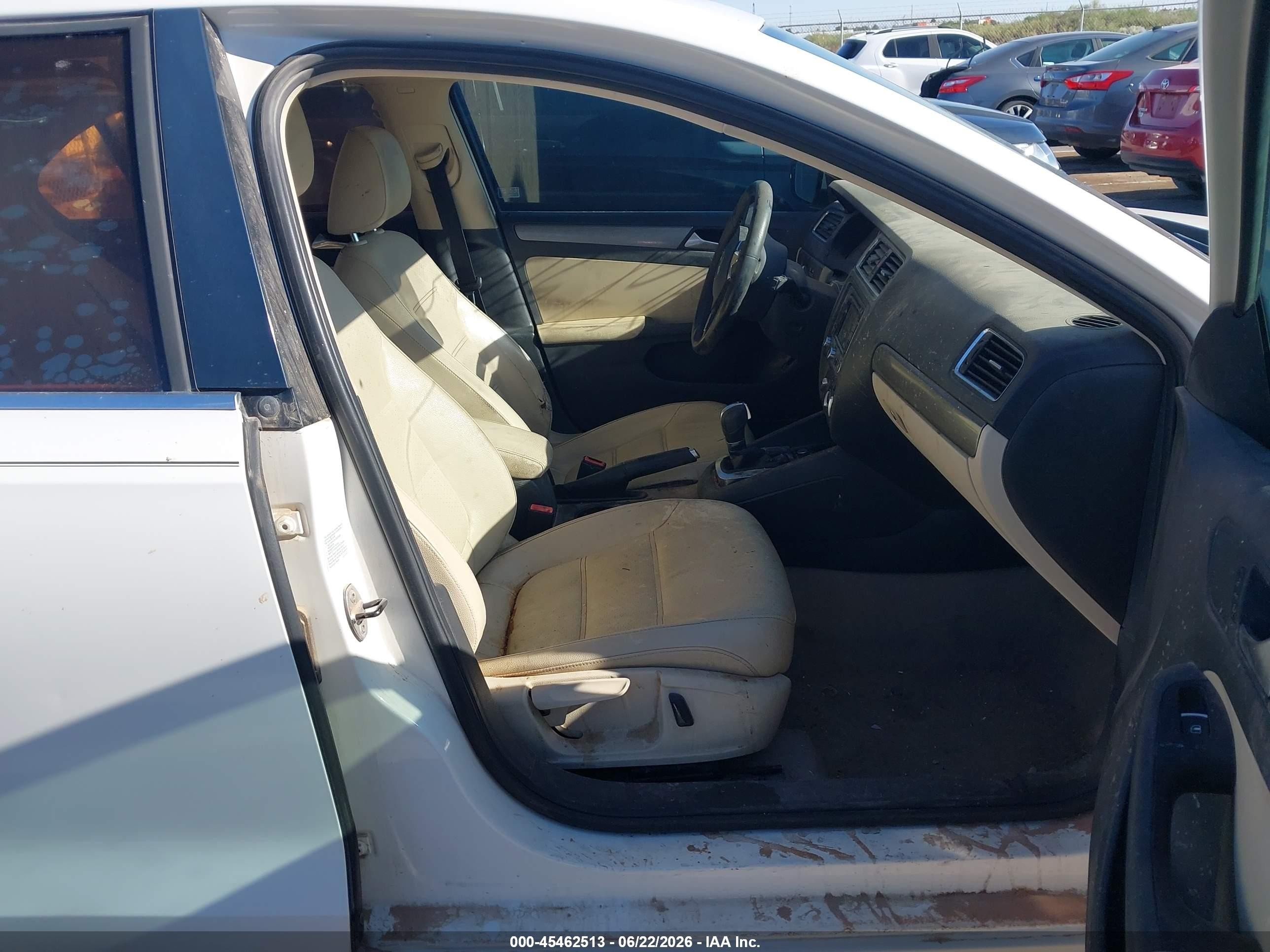 2013 Volkswagen Jetta 2.0l Tdi Белый vin: 3VWLL7AJXDM383594