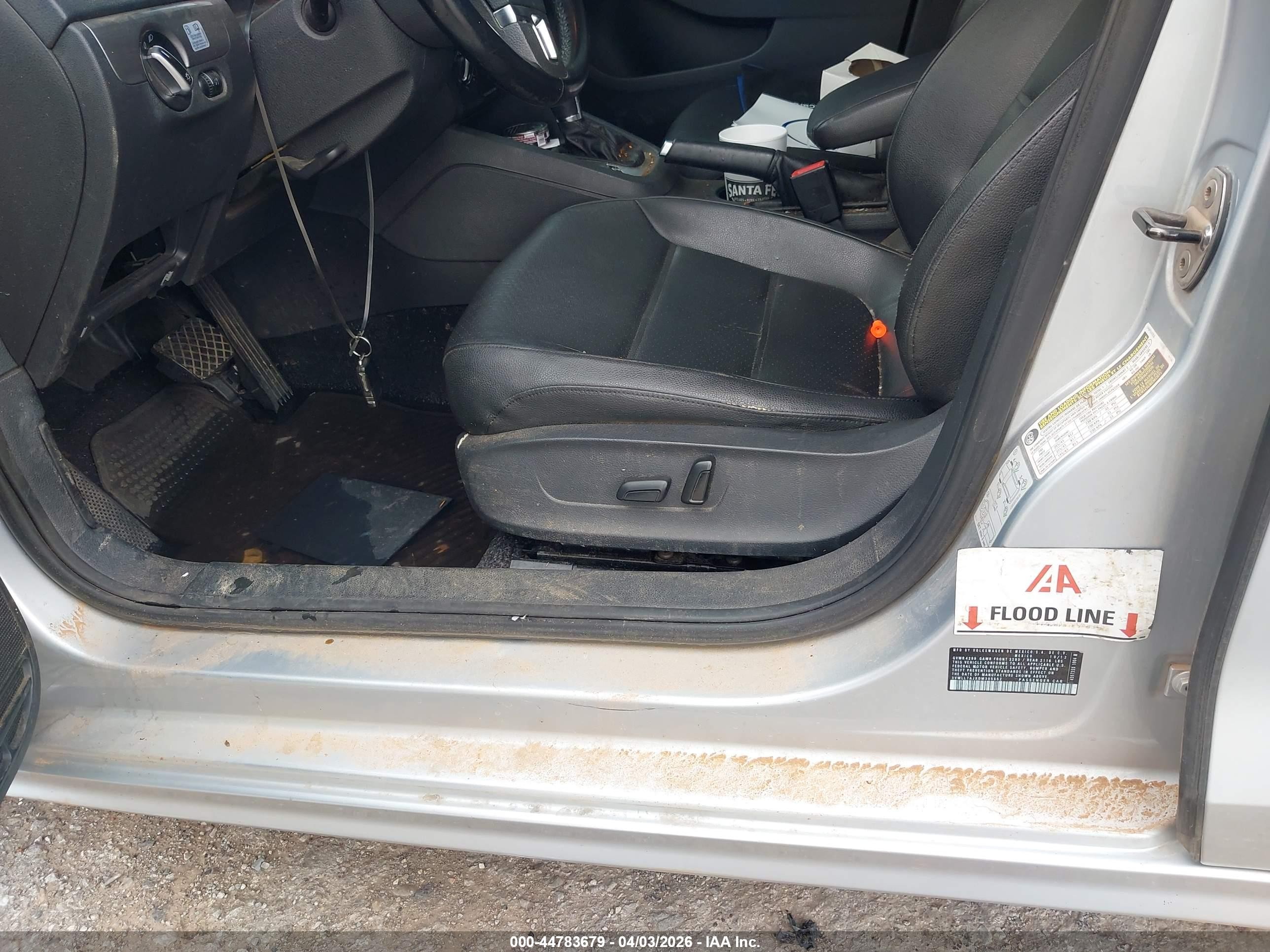 2013 Volkswagen Jetta 2.0l Tdi Silver vin: 3VWLL7AJXDM395552