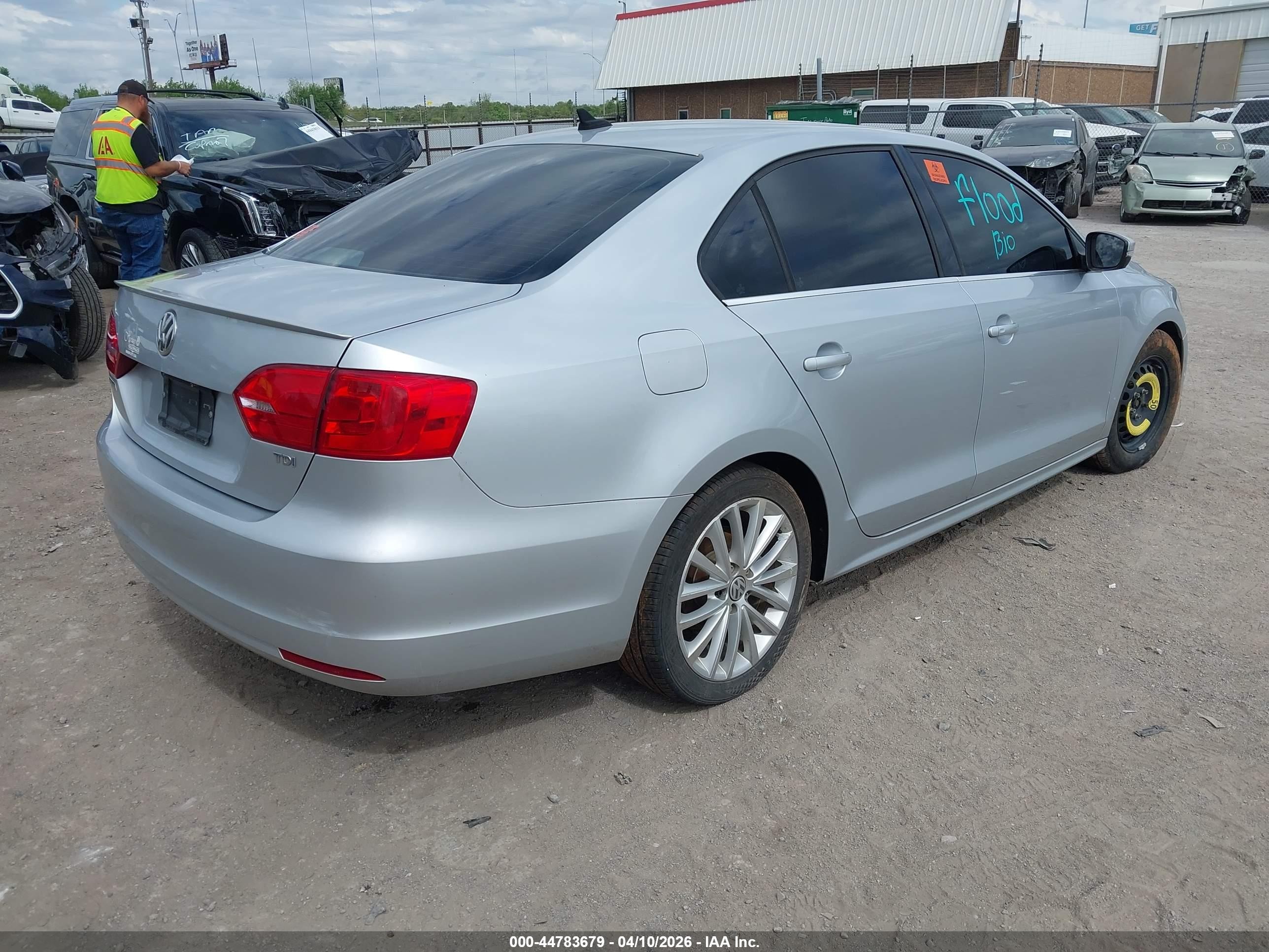 2013 Volkswagen Jetta 2.0l Tdi Silver vin: 3VWLL7AJXDM395552