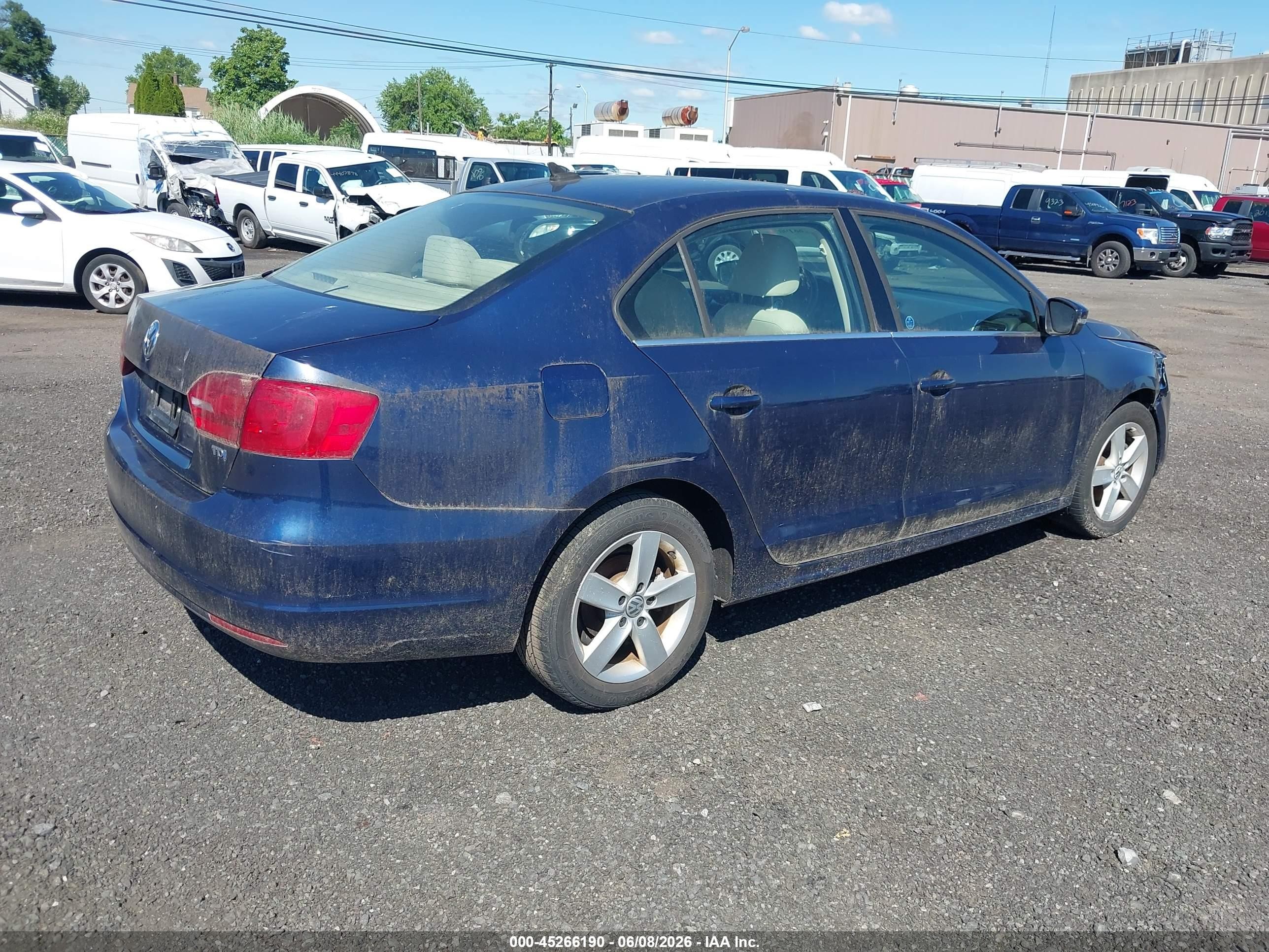 2014 Volkswagen Jetta 2.0l Tdi Blue vin: 3VWLL7AJXEM309447