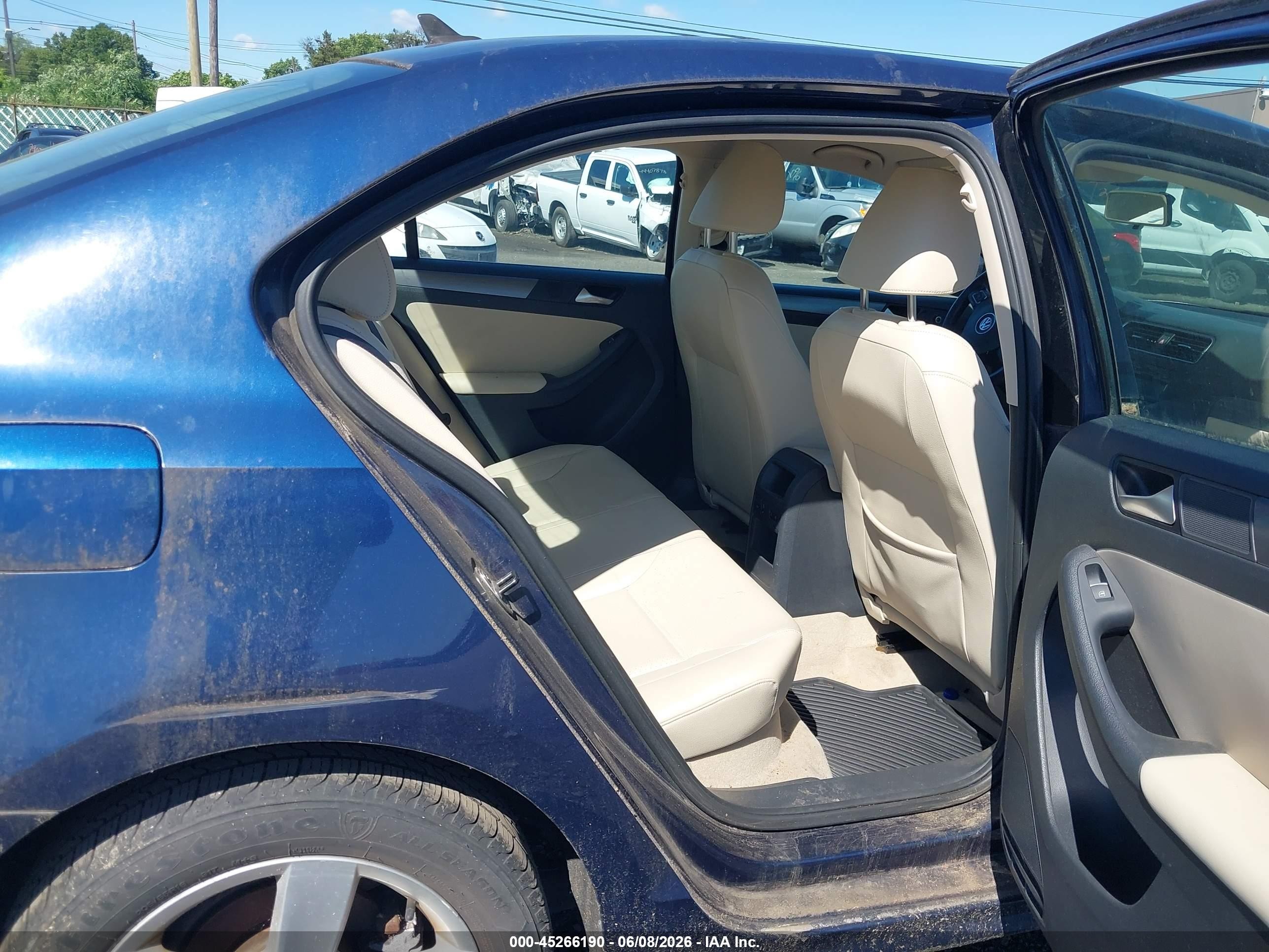 2014 Volkswagen Jetta 2.0l Tdi Blue vin: 3VWLL7AJXEM309447