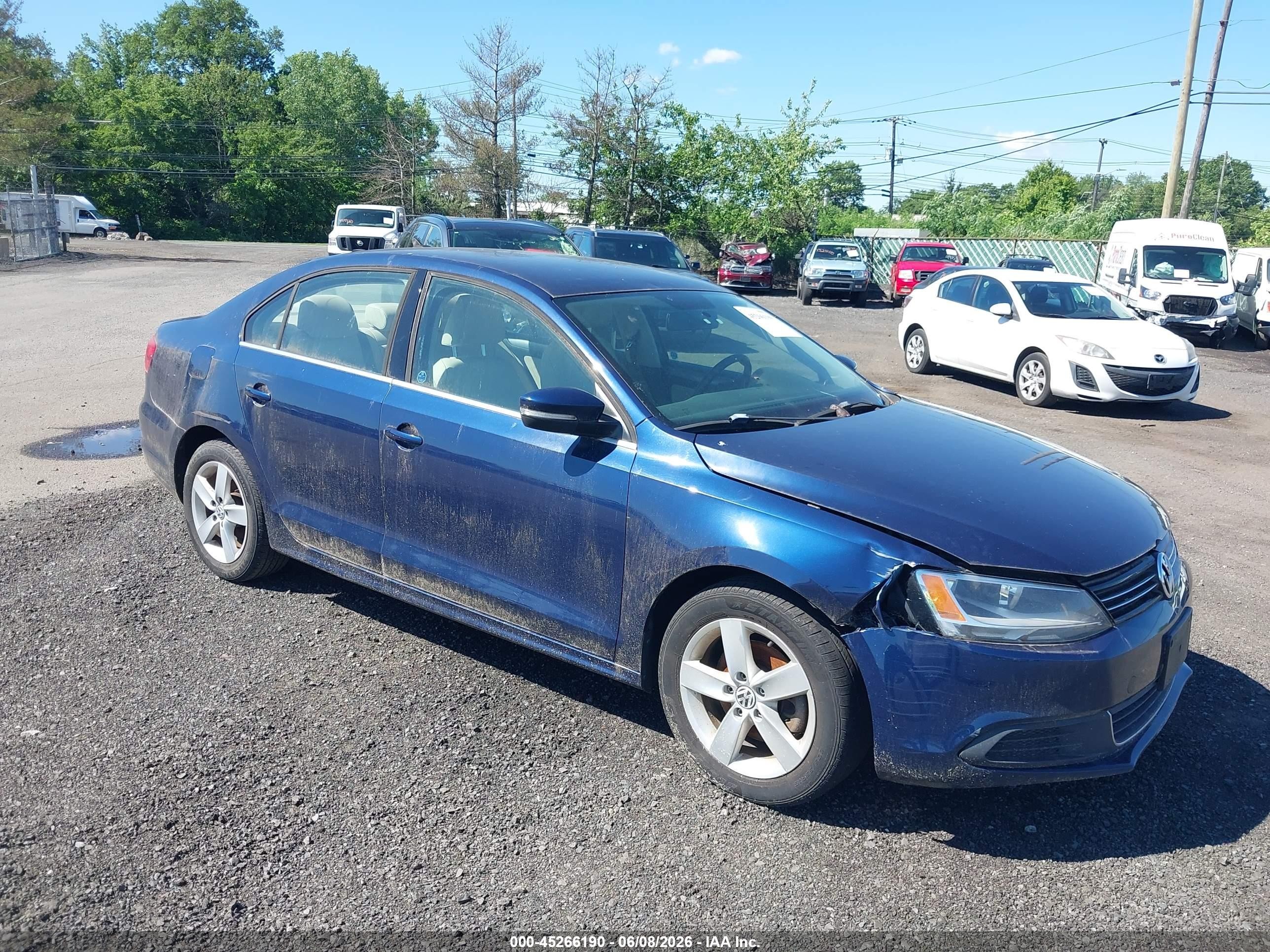 2014 Volkswagen Jetta 2.0l Tdi Blue vin: 3VWLL7AJXEM309447