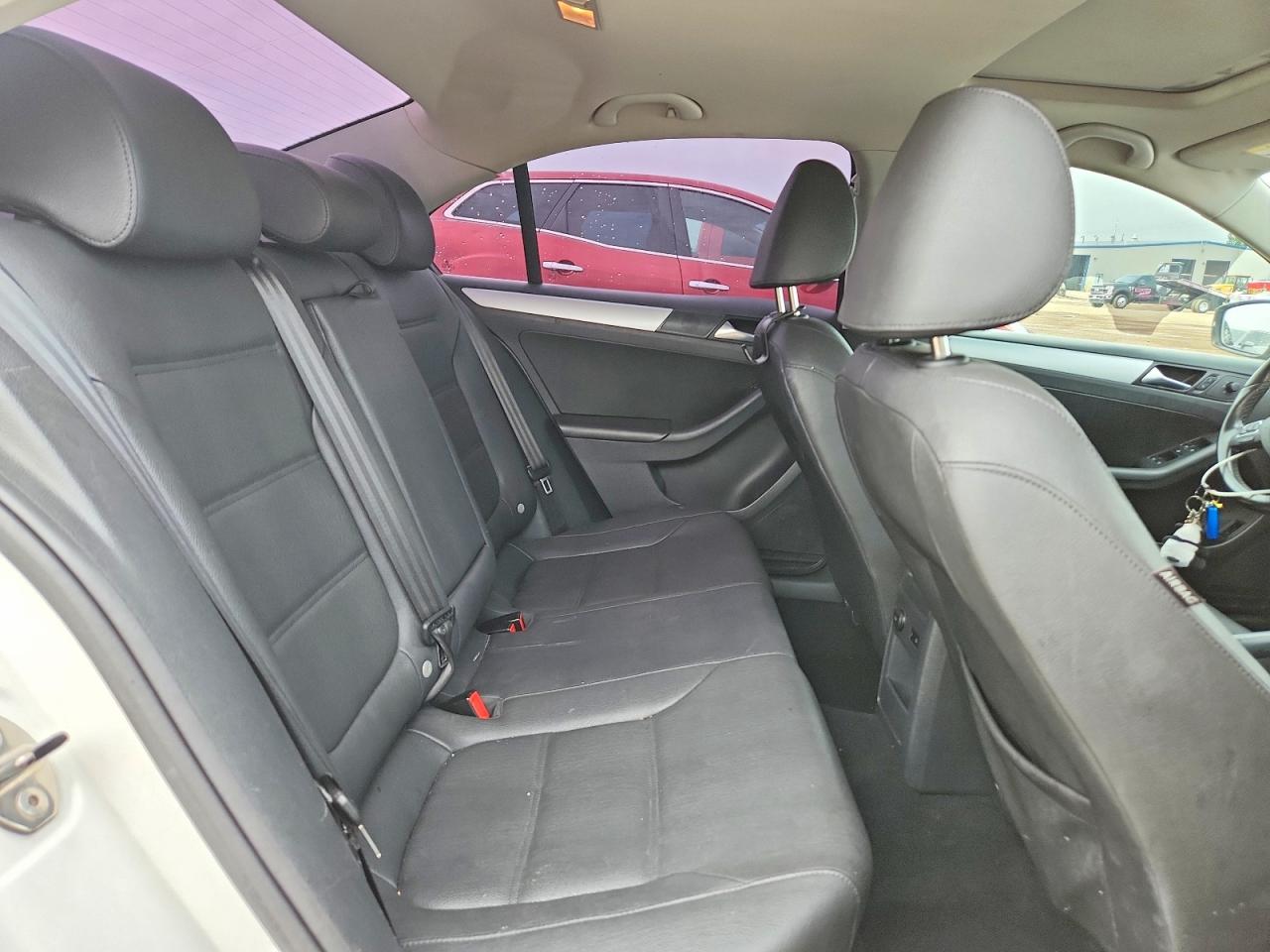 2012 Volkswagen Jetta Sel Белый vin: 3VWLP7AJ1CM327272