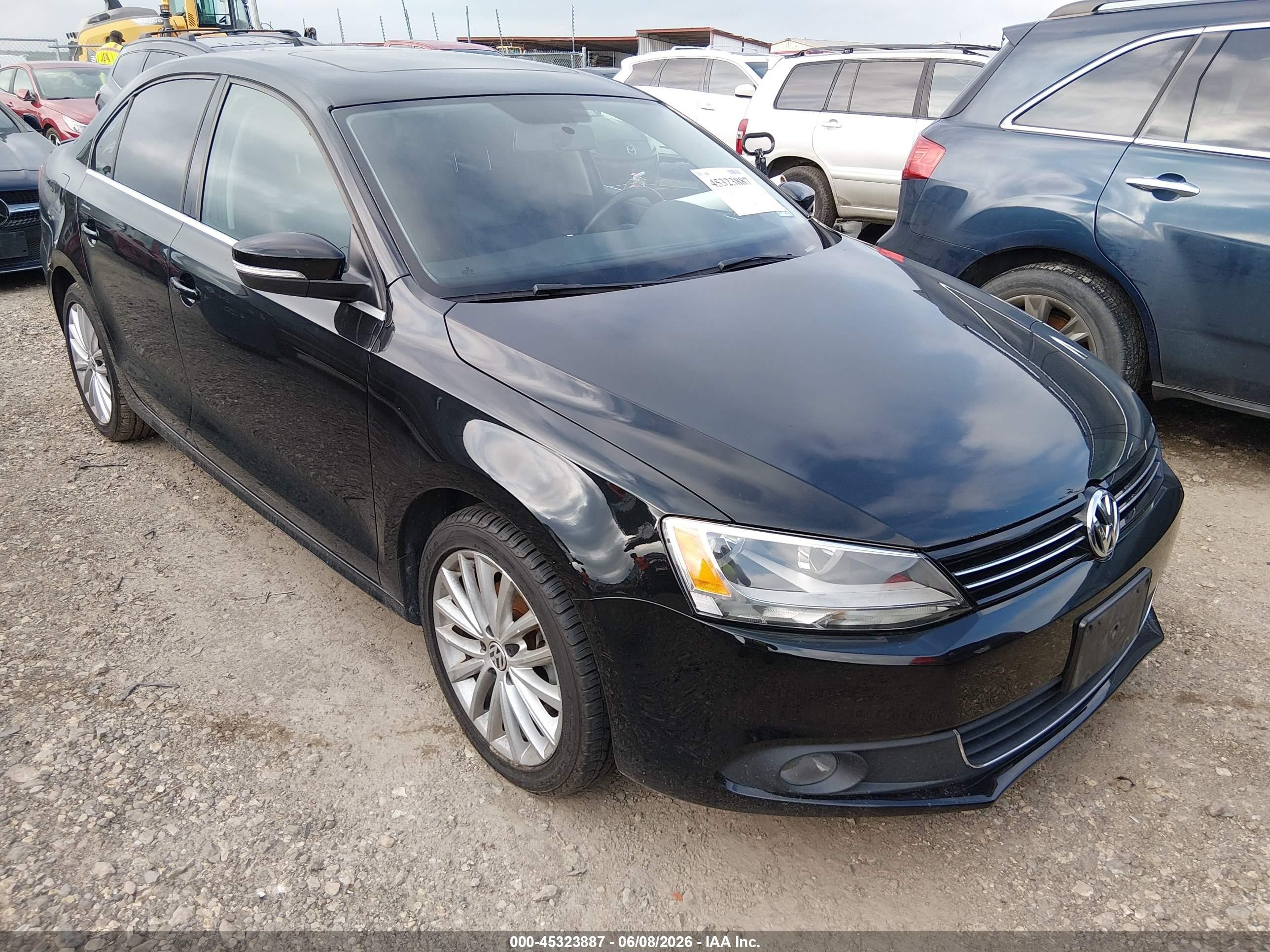 3VWLP7AJ1DM360063