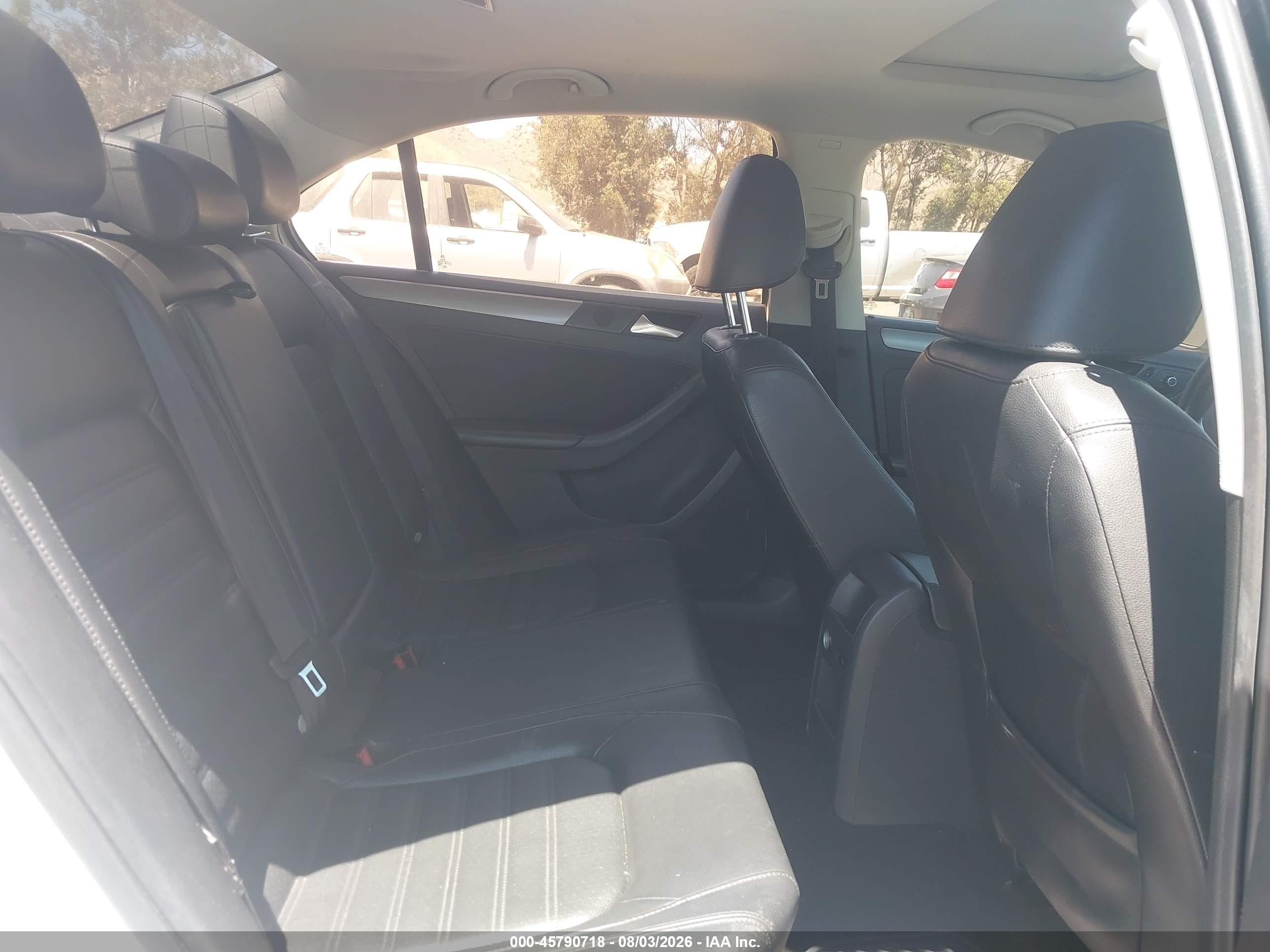 2013 Volkswagen Jetta 2.5l Sel White vin: 3VWLP7AJ1DM424232