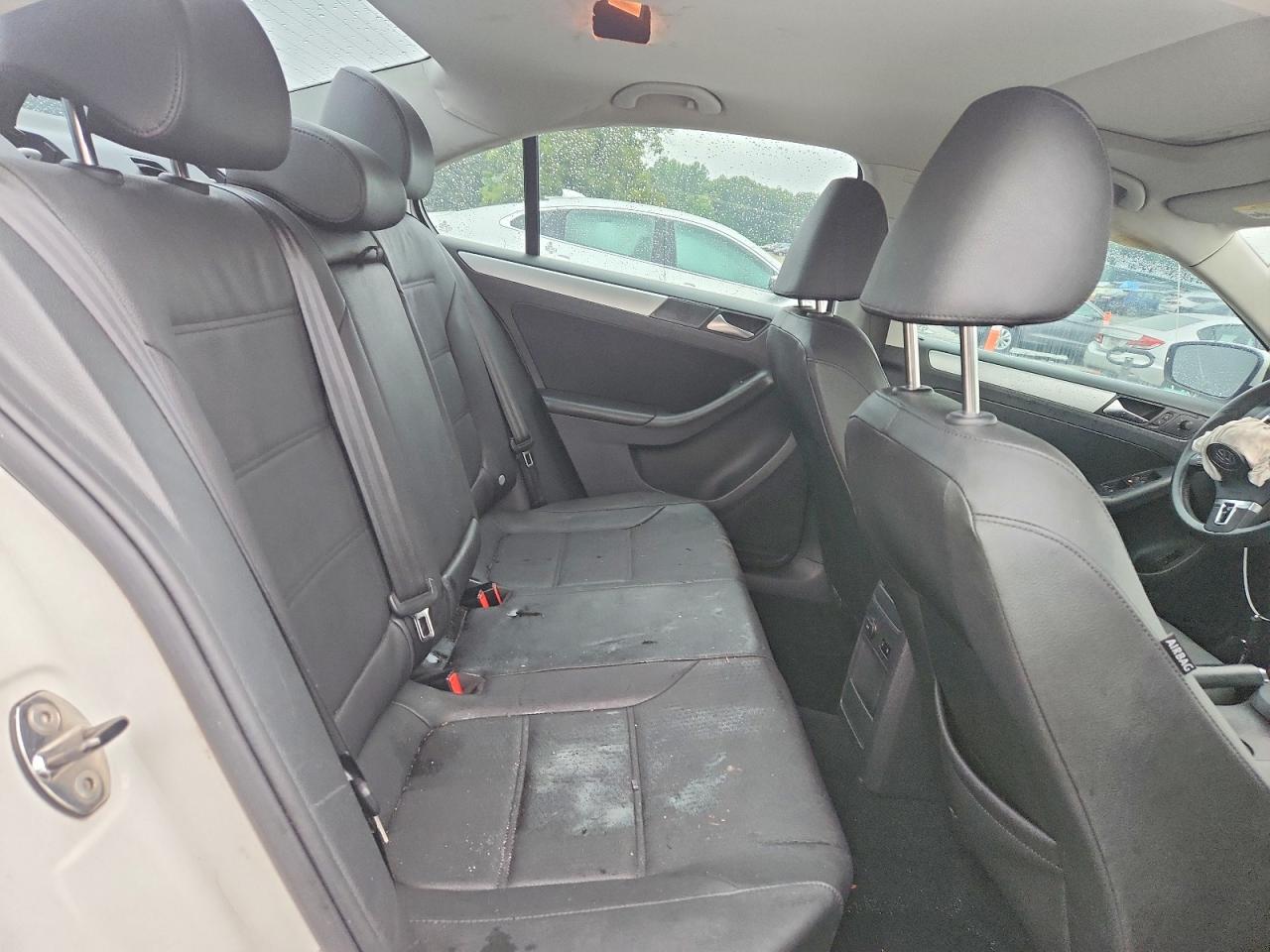 2012 Volkswagen Jetta Sel White vin: 3VWLX7AJ4CM347435