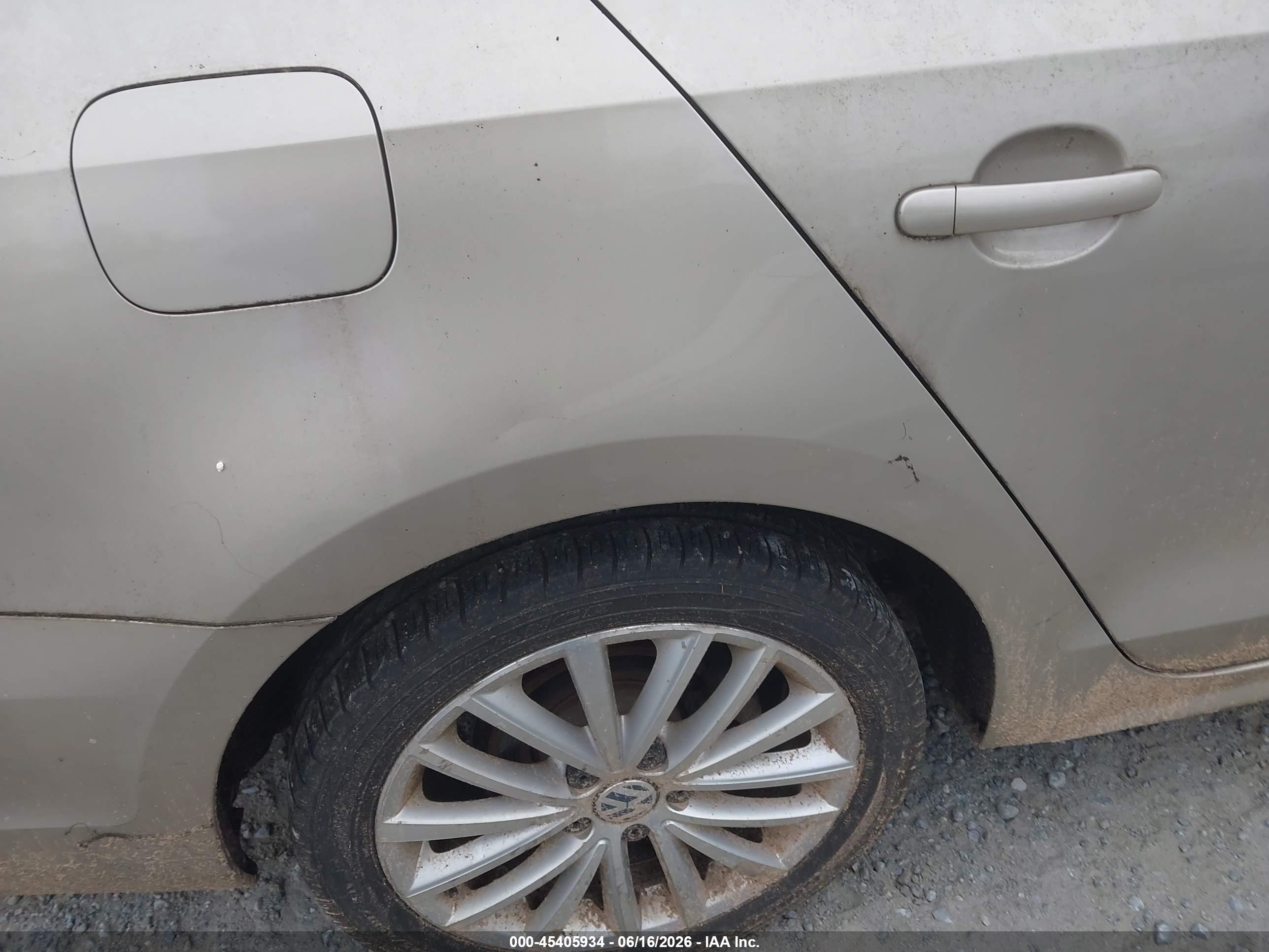 2013 Volkswagen Jetta 2.5l Sel Золотой vin: 3VWLX7AJ4DM225742