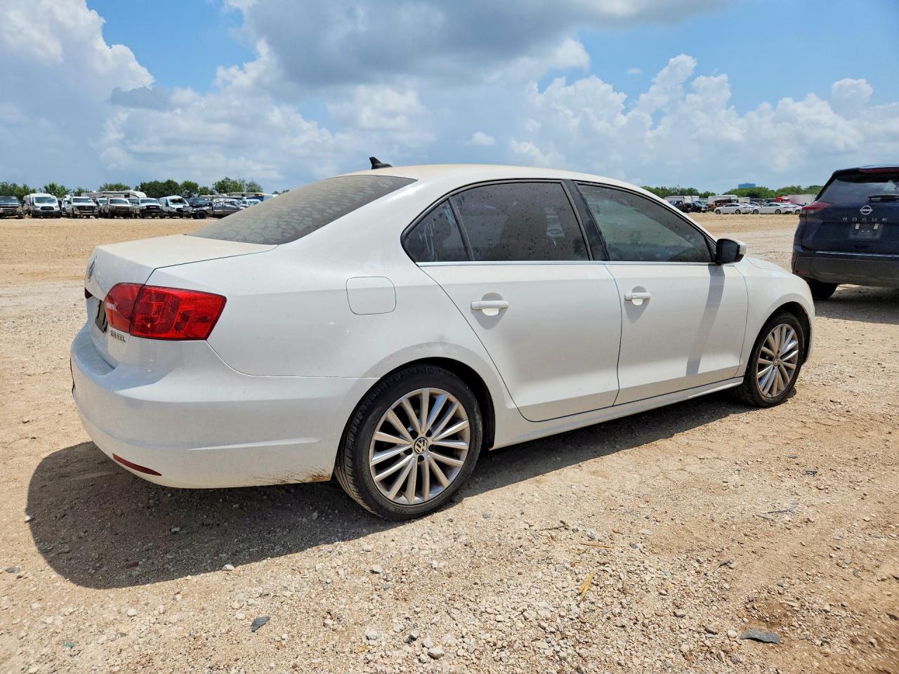 2013 Volkswagen Jetta Sel White vin: 3VWLX7AJ9DM375636