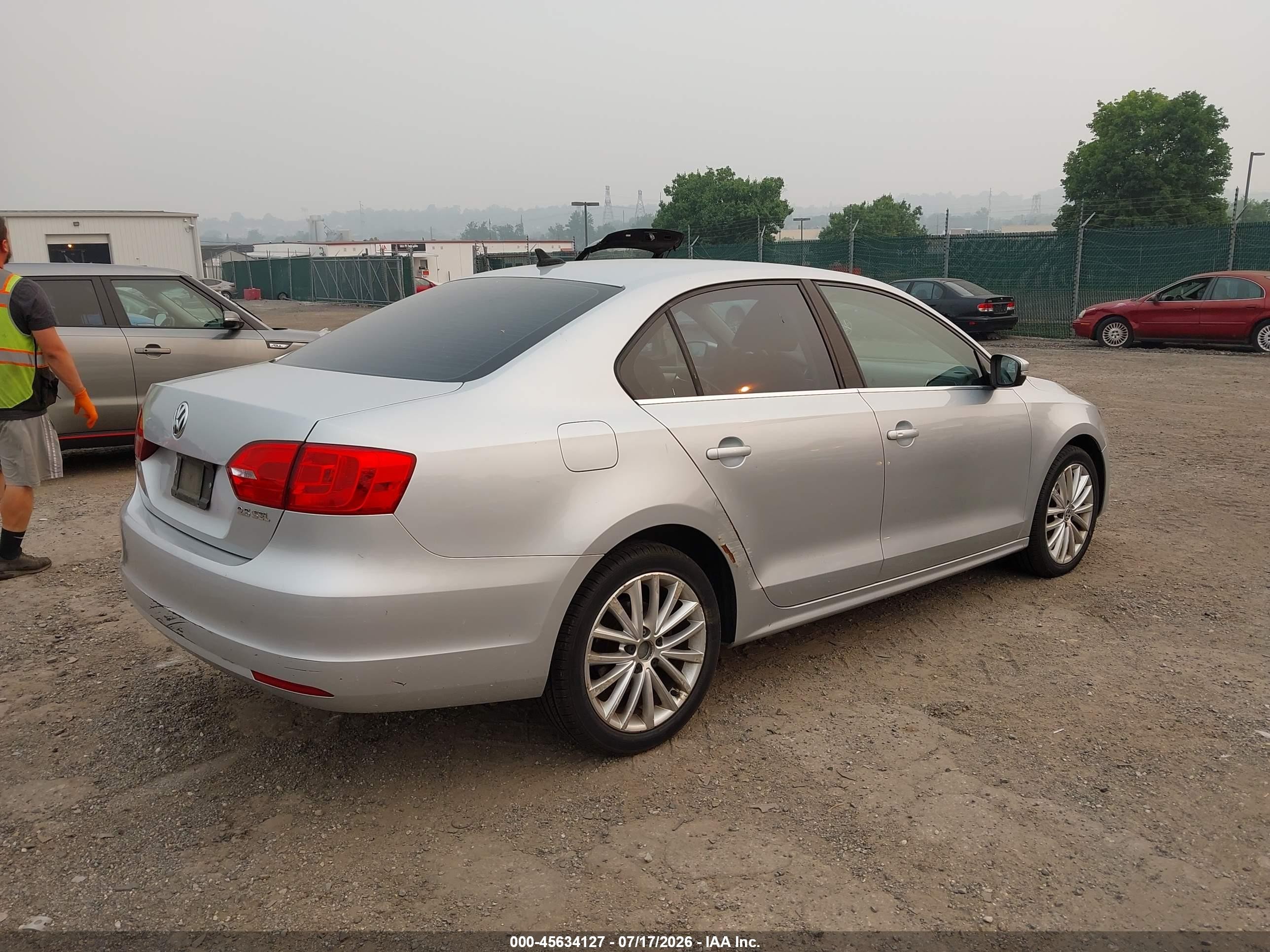 2011 Volkswagen Jetta 2.5l Sel Серебряный vin: 3VWLZ7AJ6BM381045