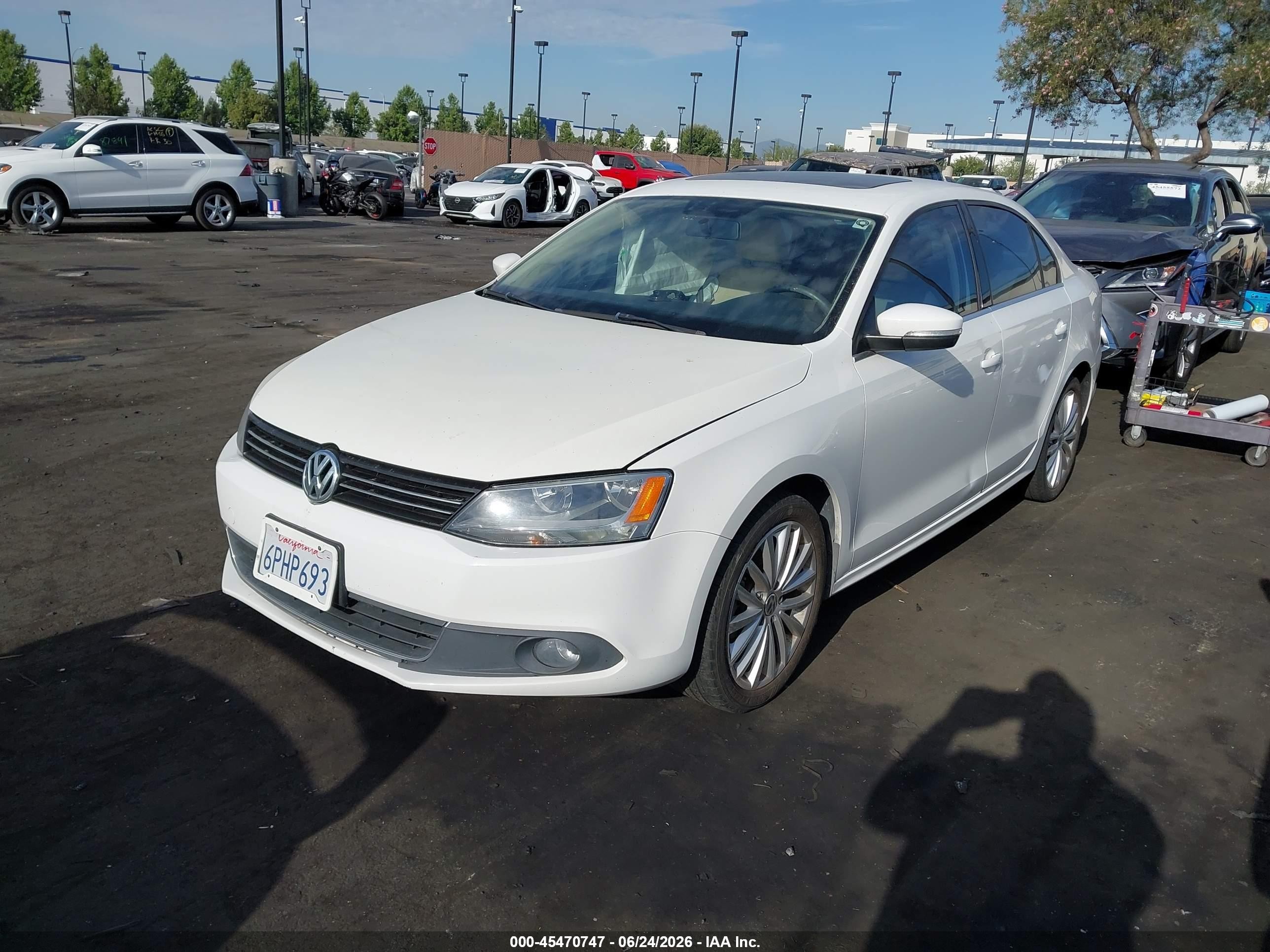 2011 Volkswagen Jetta 2.5l Sel Белый vin: 3VWLZ7AJ8BM005799