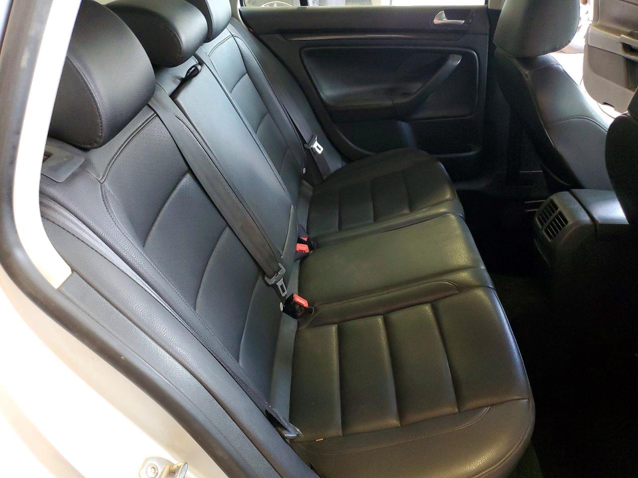 2012 Volkswagen Jetta Tdi Silver vin: 3VWML7AJ2CM604205