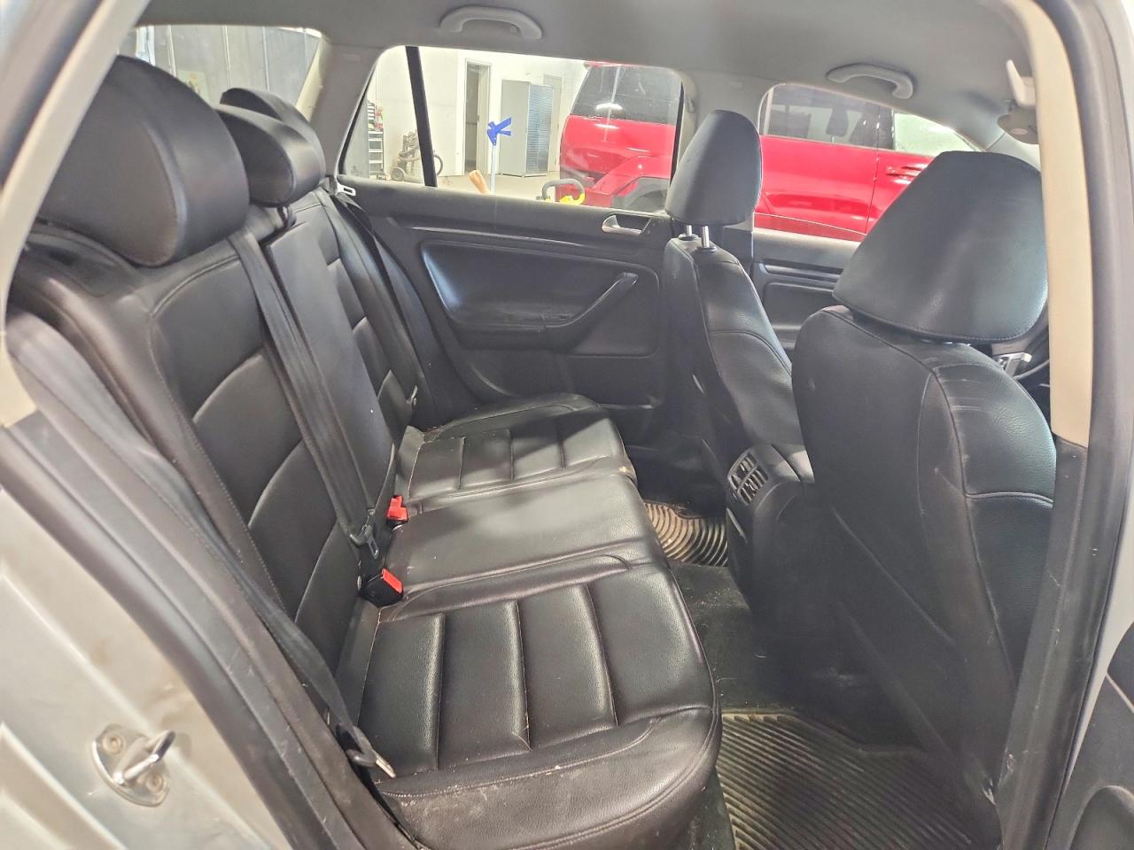 2014 Volkswagen Jetta Tdi Silver vin: 3VWML7AJ9EM606374