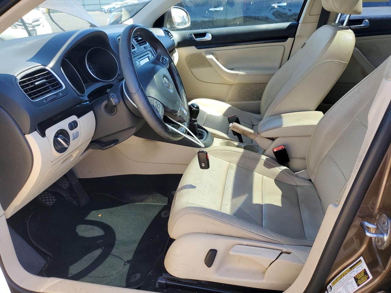 2014 Volkswagen Jetta Tdi Brown vin: 3VWML7AJXEM621854