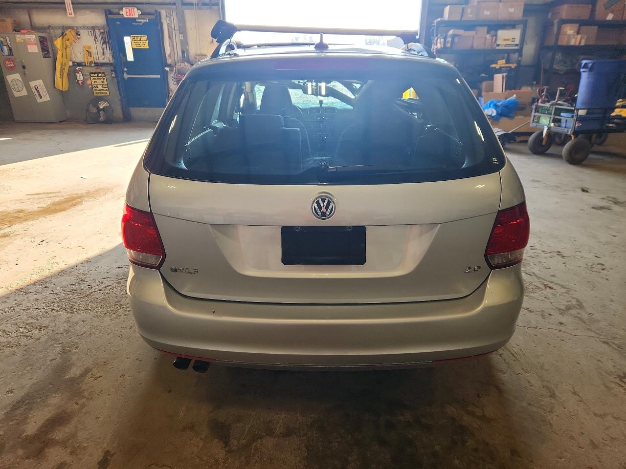 2010 Volkswagen Golf 2.5 Wagon Silver vin: 3VWMX7AJ8AM629174