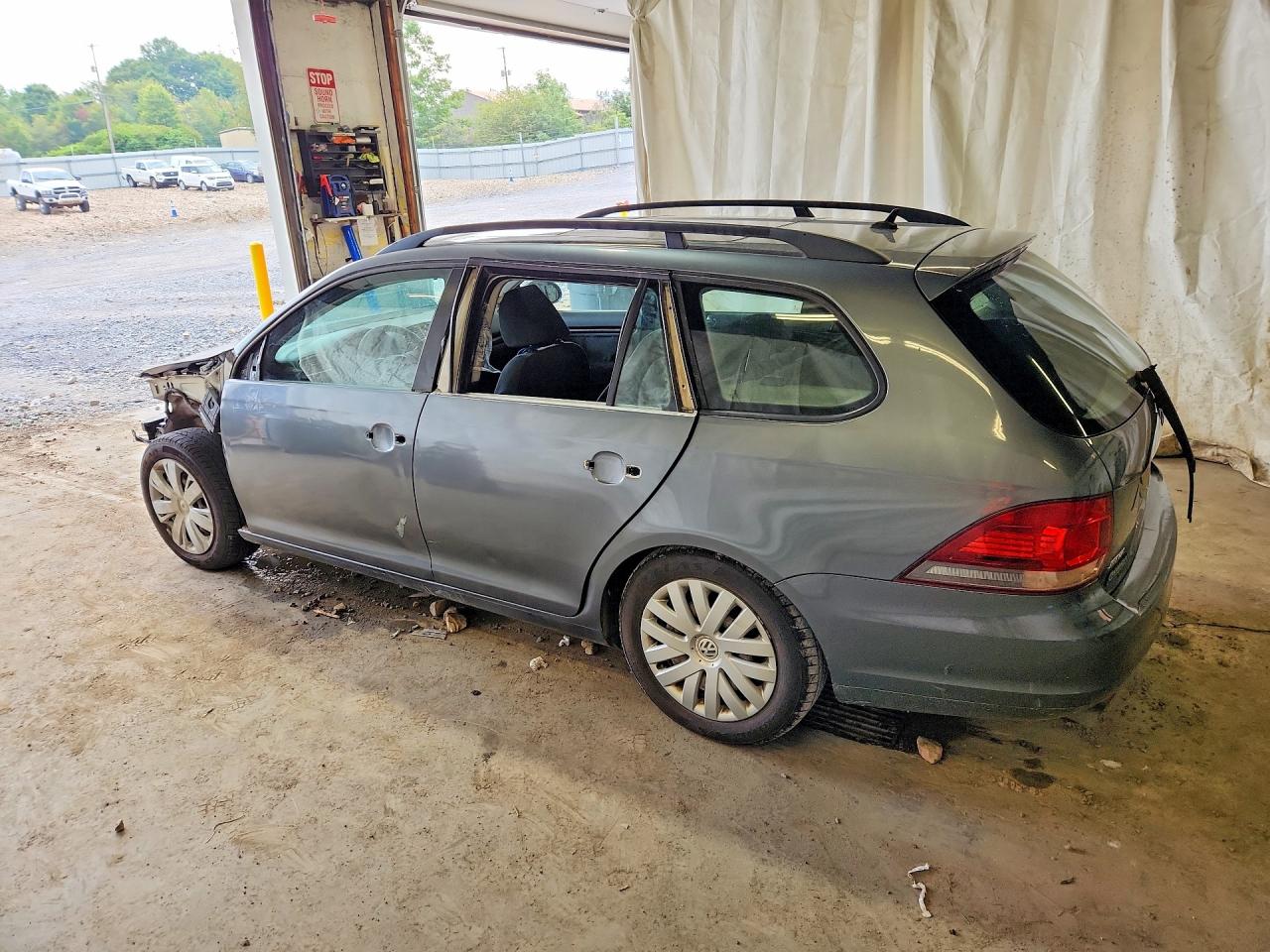 2010 Volkswagen Jetta S Gray vin: 3VWMZ7AJ9AM677177