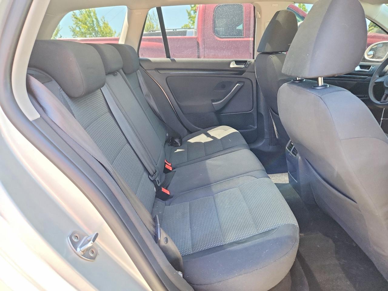 2010 Volkswagen Jetta S Silver vin: 3VWMZ8AJ3AM663412