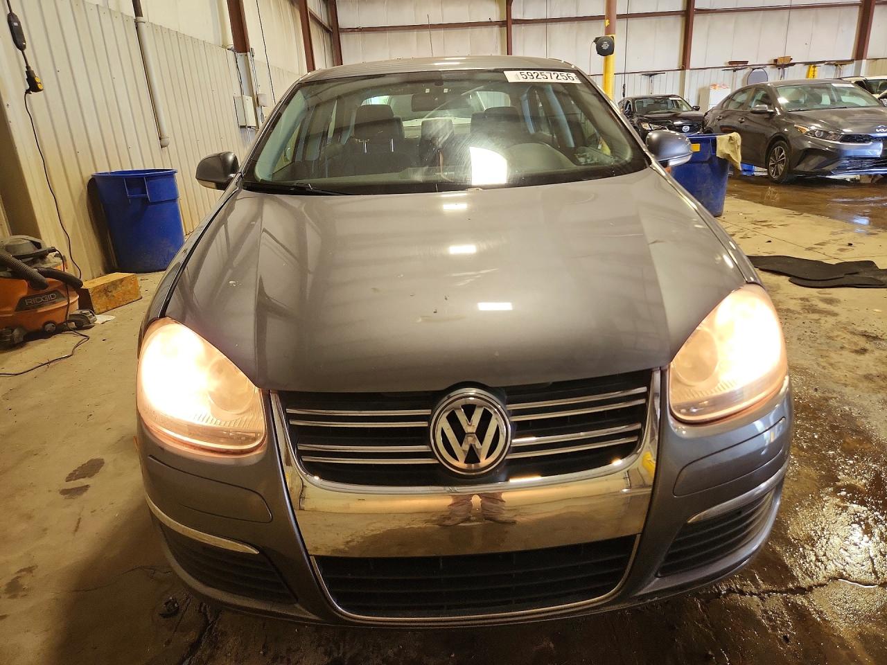 2007 Volkswagen Jetta 2.5 Серебряный vin: 3VWPF71K17M022597