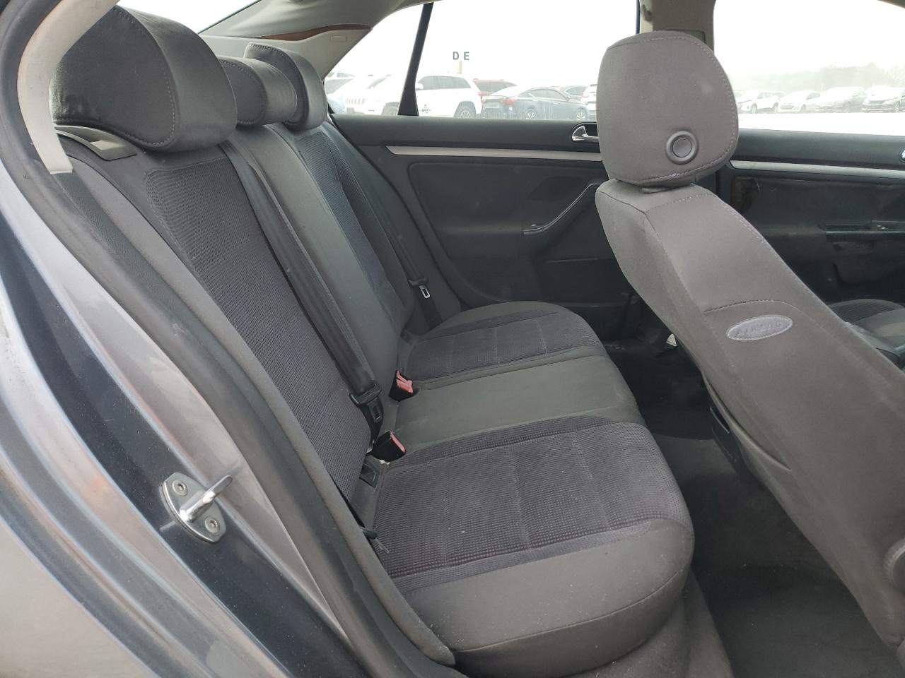 2005 Volkswagen New Jetta Value Silver vin: 3VWPF71K35M621420