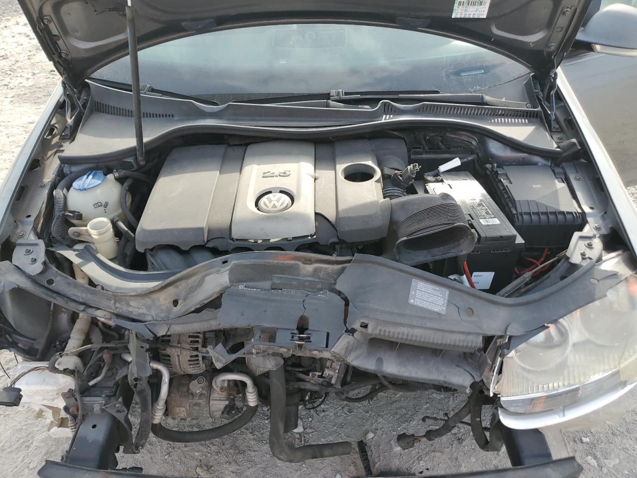 2005 Volkswagen New Jetta Value Silver vin: 3VWPF71K35M621420