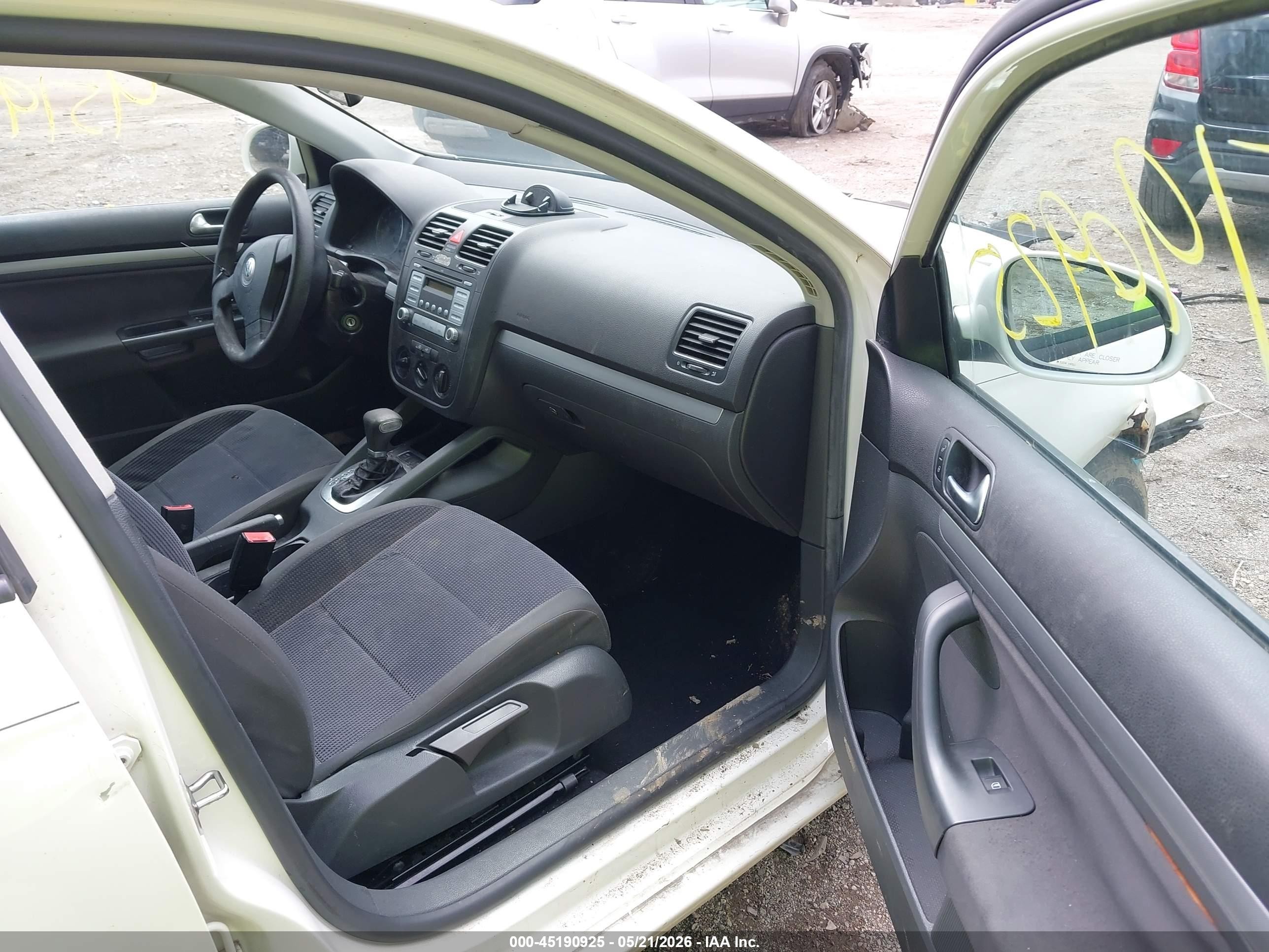 2007 Volkswagen Jetta 2.5 White vin: 3VWPF71K97M068212