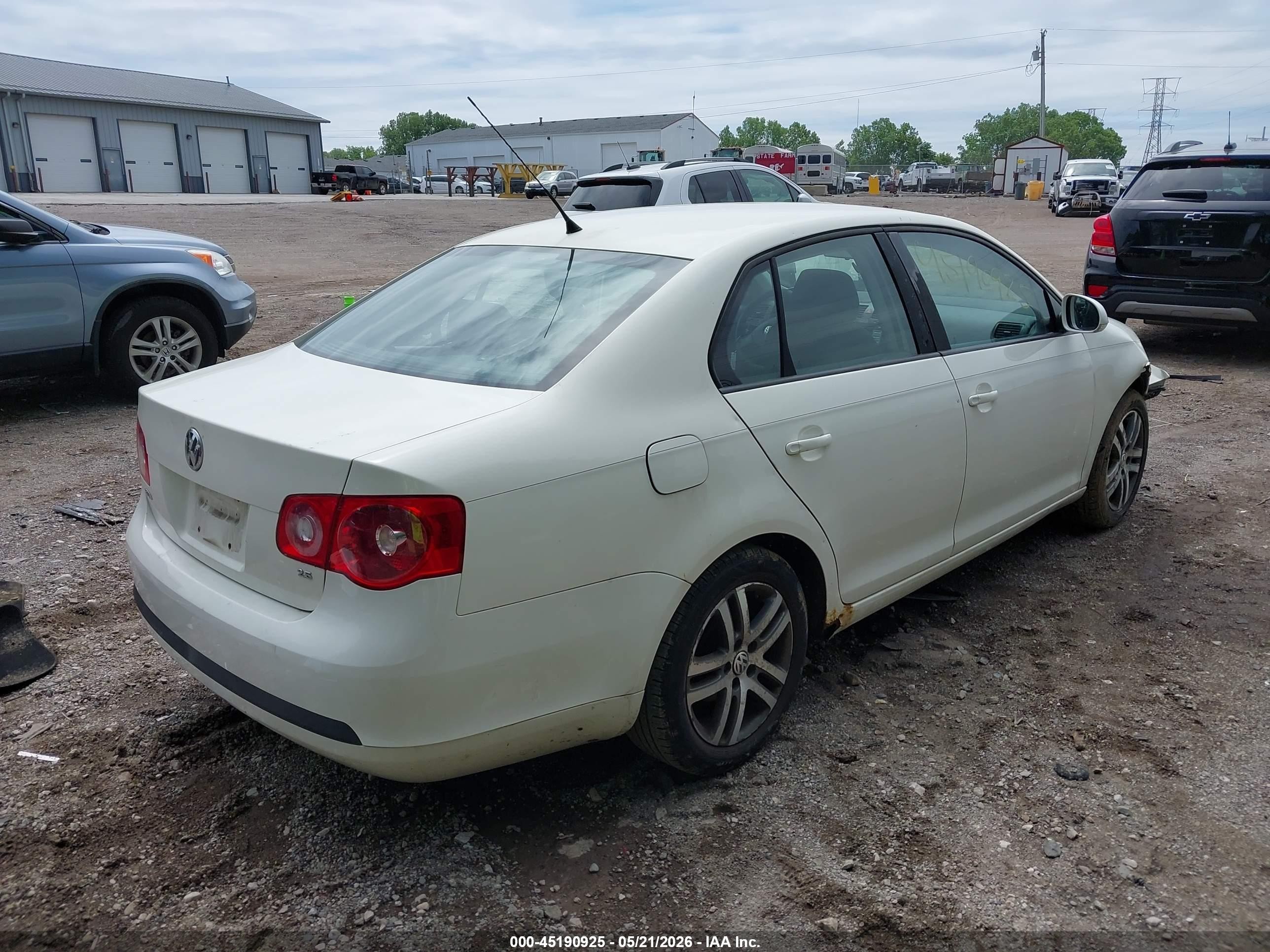 2007 Volkswagen Jetta 2.5 White vin: 3VWPF71K97M068212