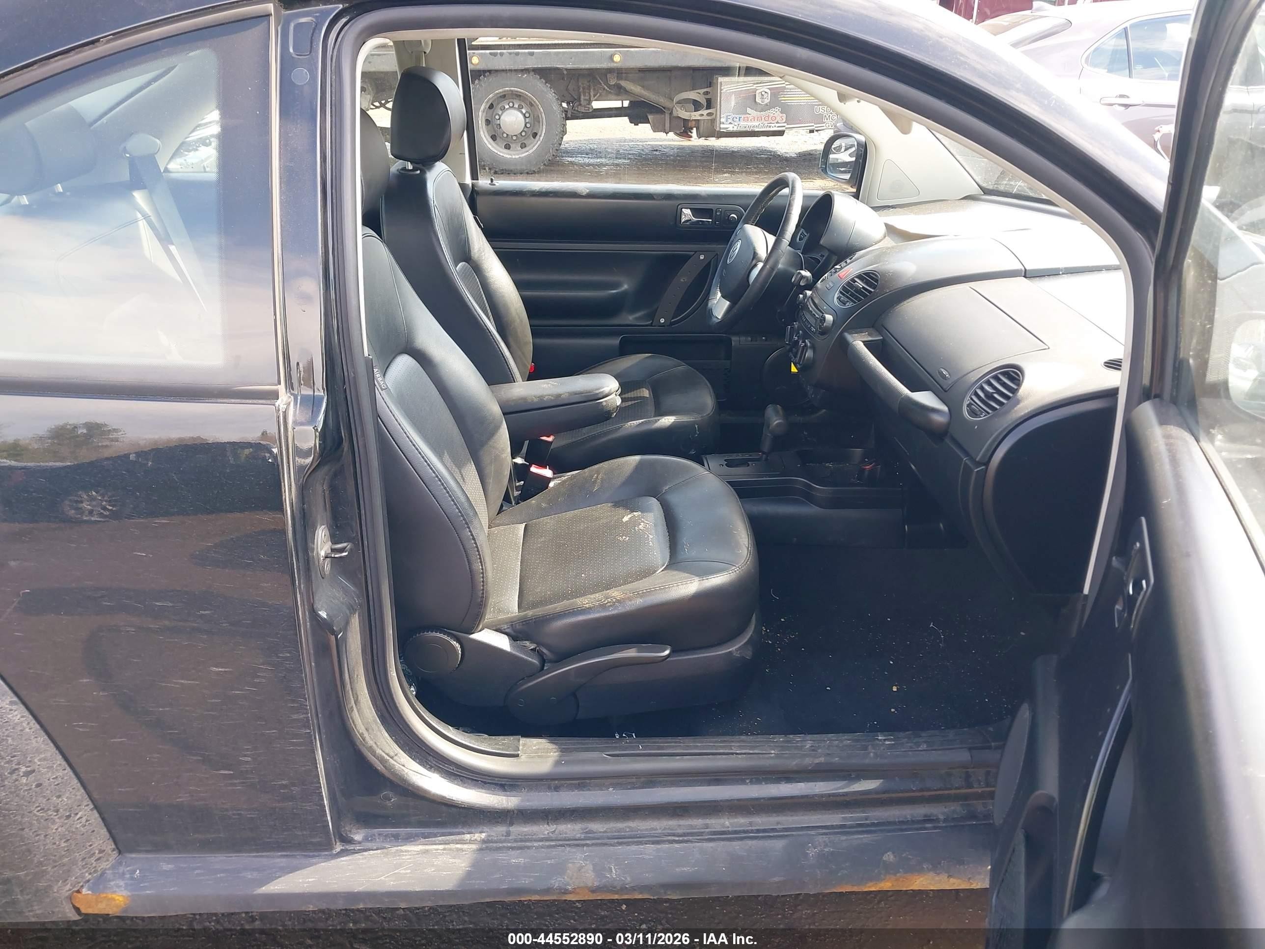 2009 Volkswagen New Beetle 2.5l Черный vin: 3VWPG31C19M511924