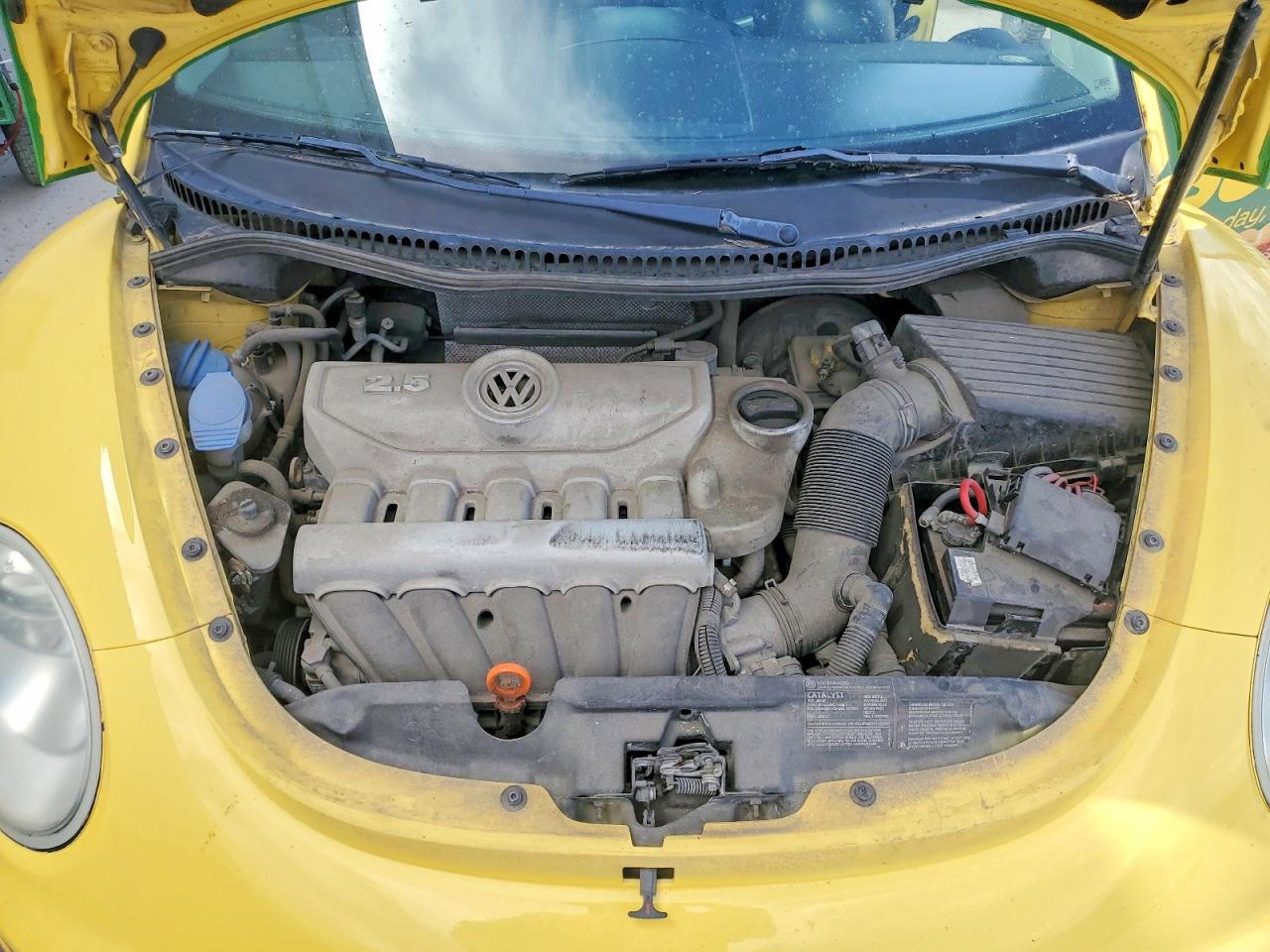 2008 Volkswagen New Beetle Two Tone vin: 3VWPG31C28M504639