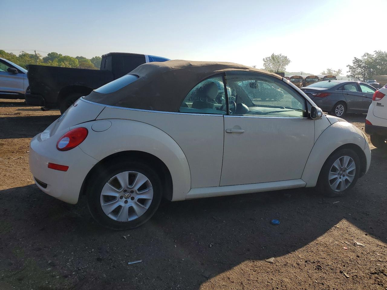 2008 Volkswagen New Beetle Convertible S Beige vin: 3VWPG31Y58M413361