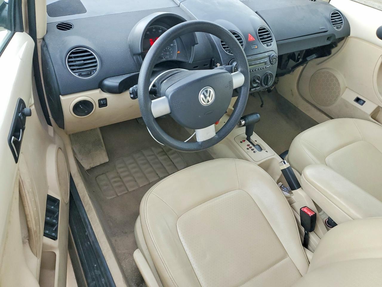 2008 Volkswagen New Beetle Convertible S Beige vin: 3VWPG31Y58M413361