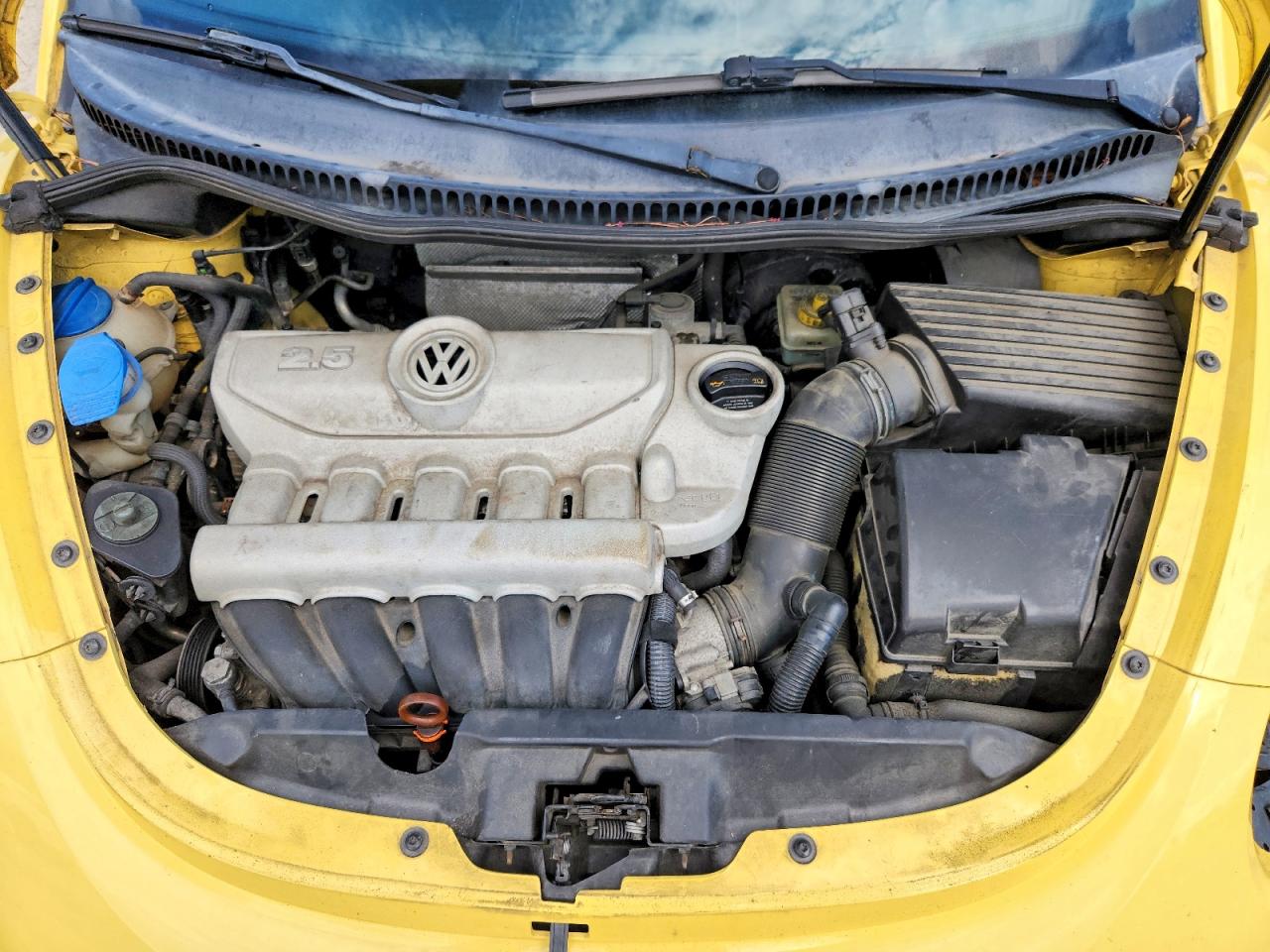 2010 Volkswagen New Beetle Yellow vin: 3VWPG3AG2AM012072
