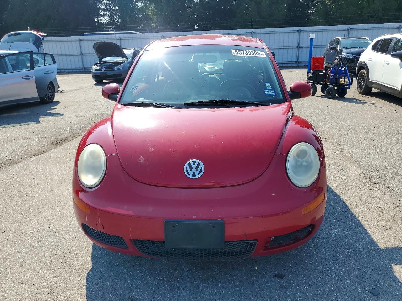 2010 Volkswagen New Beetle Red vin: 3VWPG3AG4AM008928