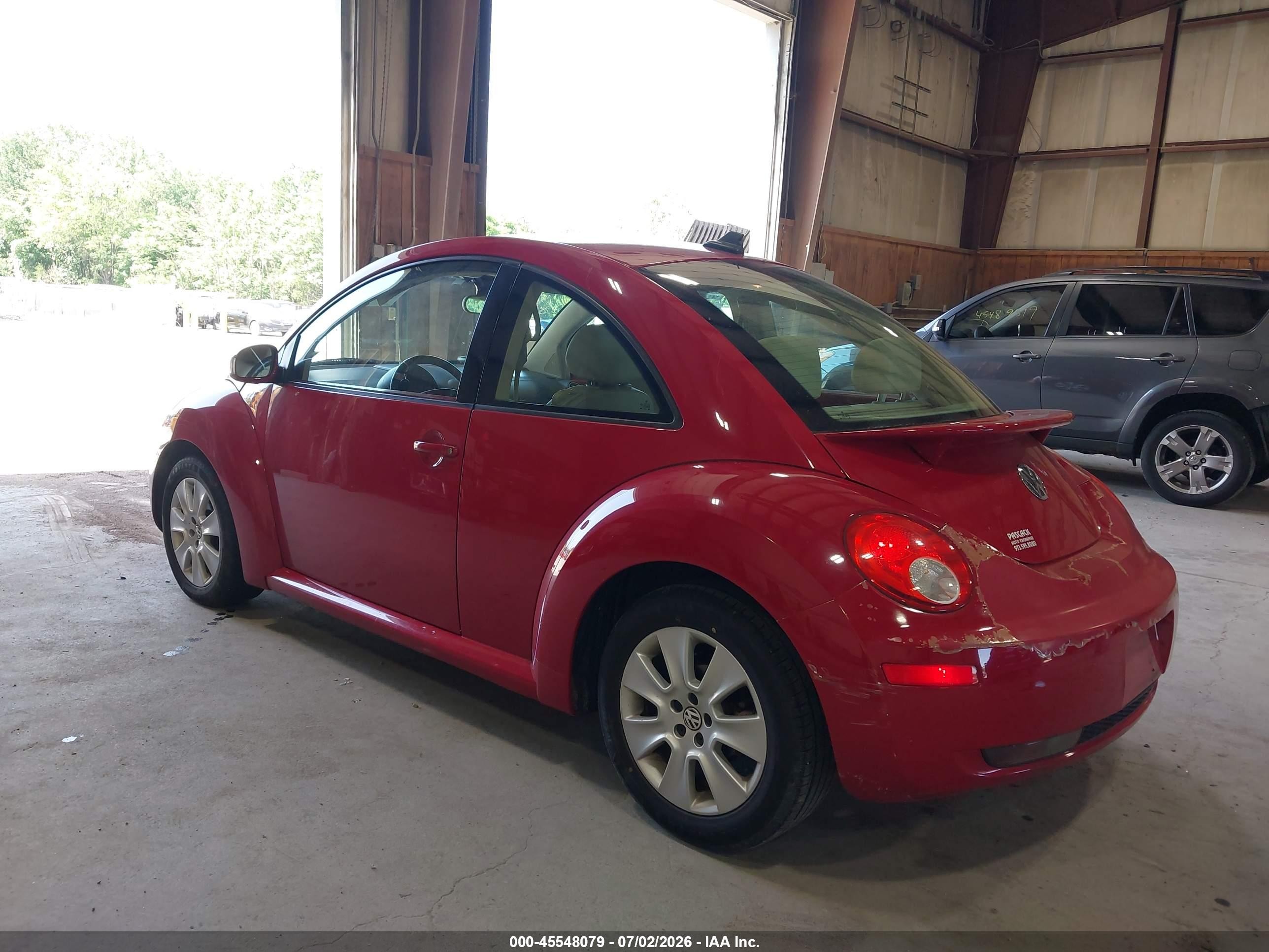 2010 Volkswagen New Beetle 2.5l Red vin: 3VWPG3AG4AM028807
